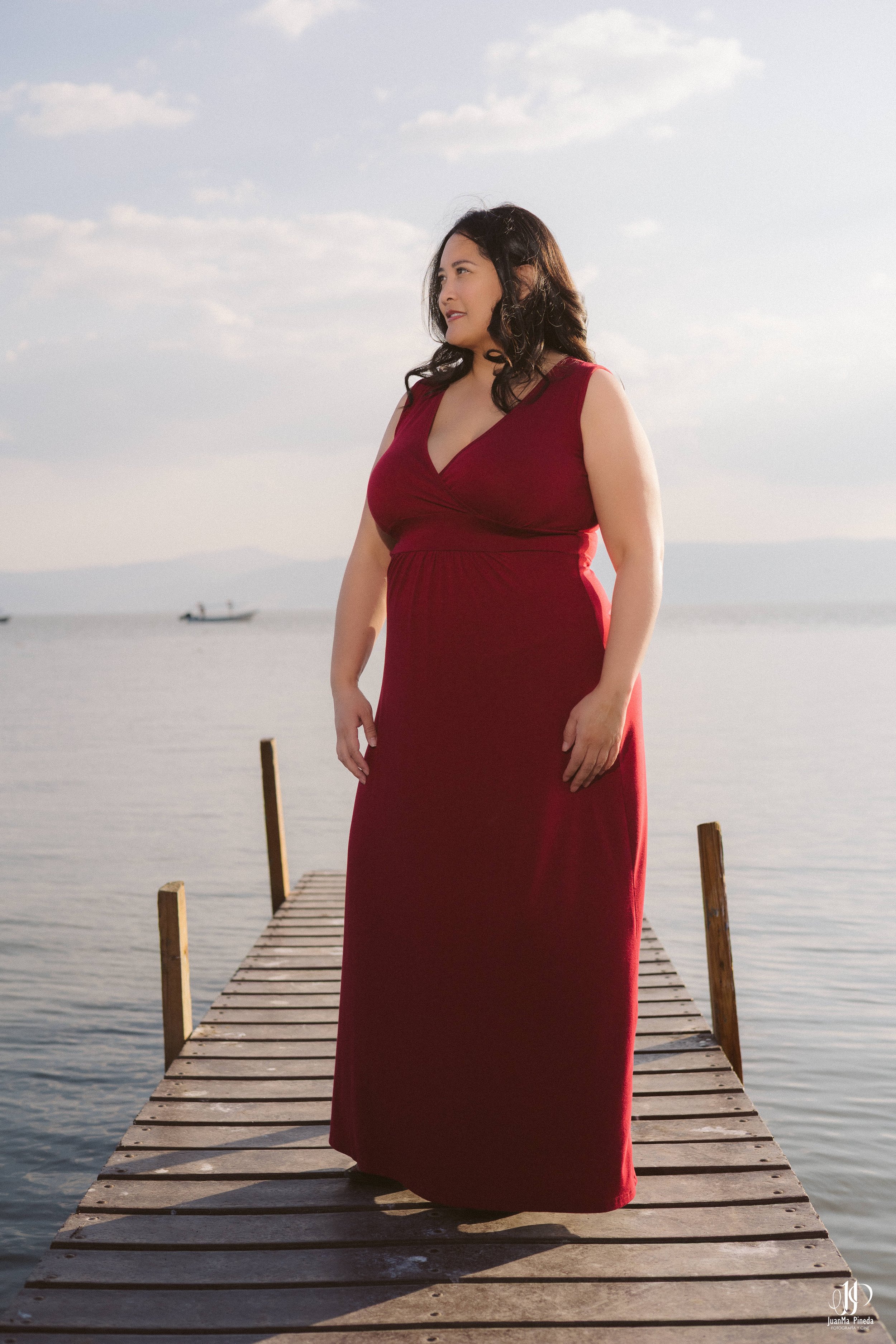 Family ties by the Lake: A Chapala Pier Photo Session 🌅