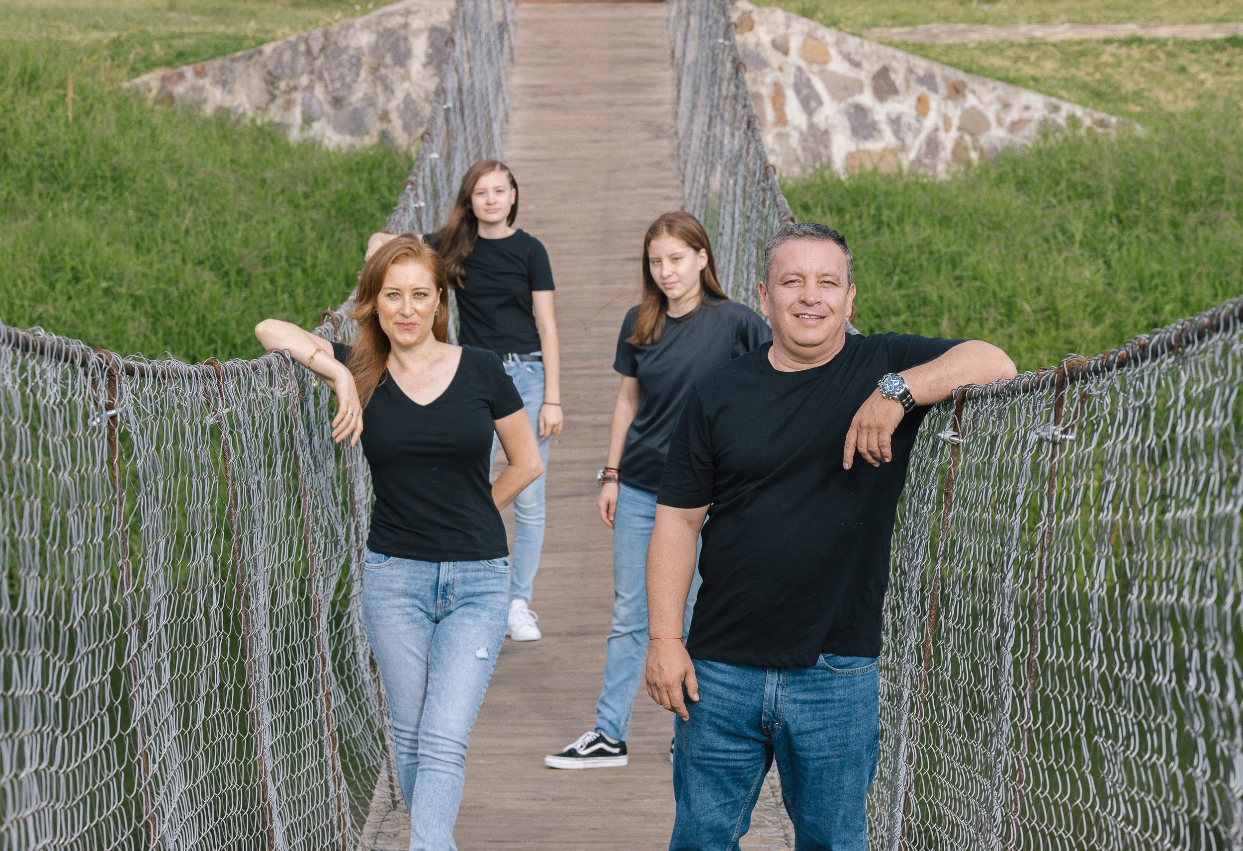 Fotos de familia inolvidables en el Parque Bicentenario Puente de Calderón