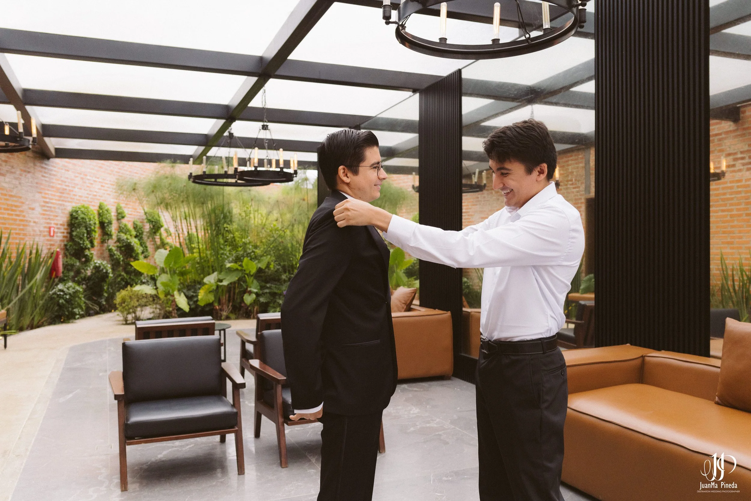 Getting+Ready+Groom-2.jpg