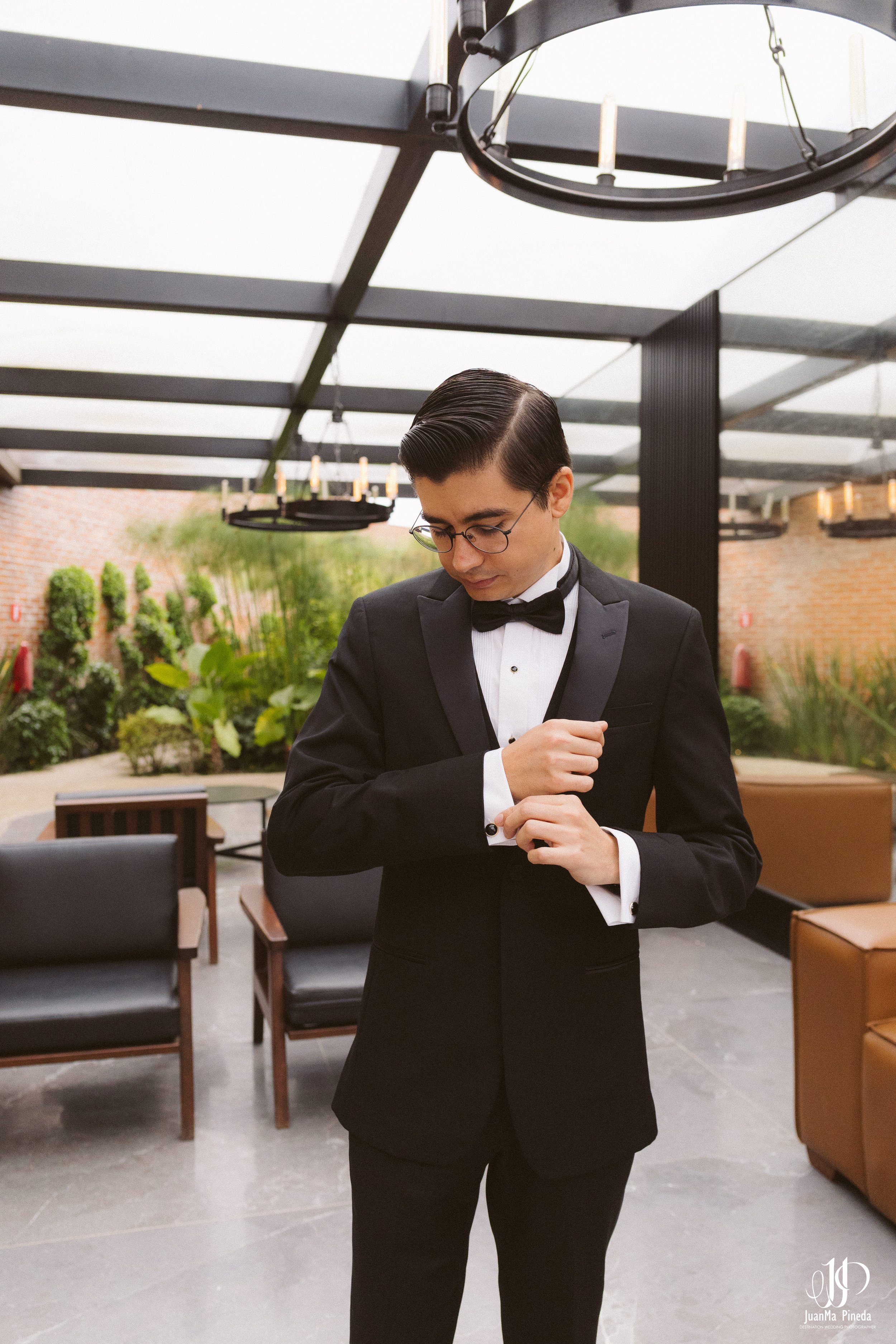 Getting+Ready+Groom-3.jpg