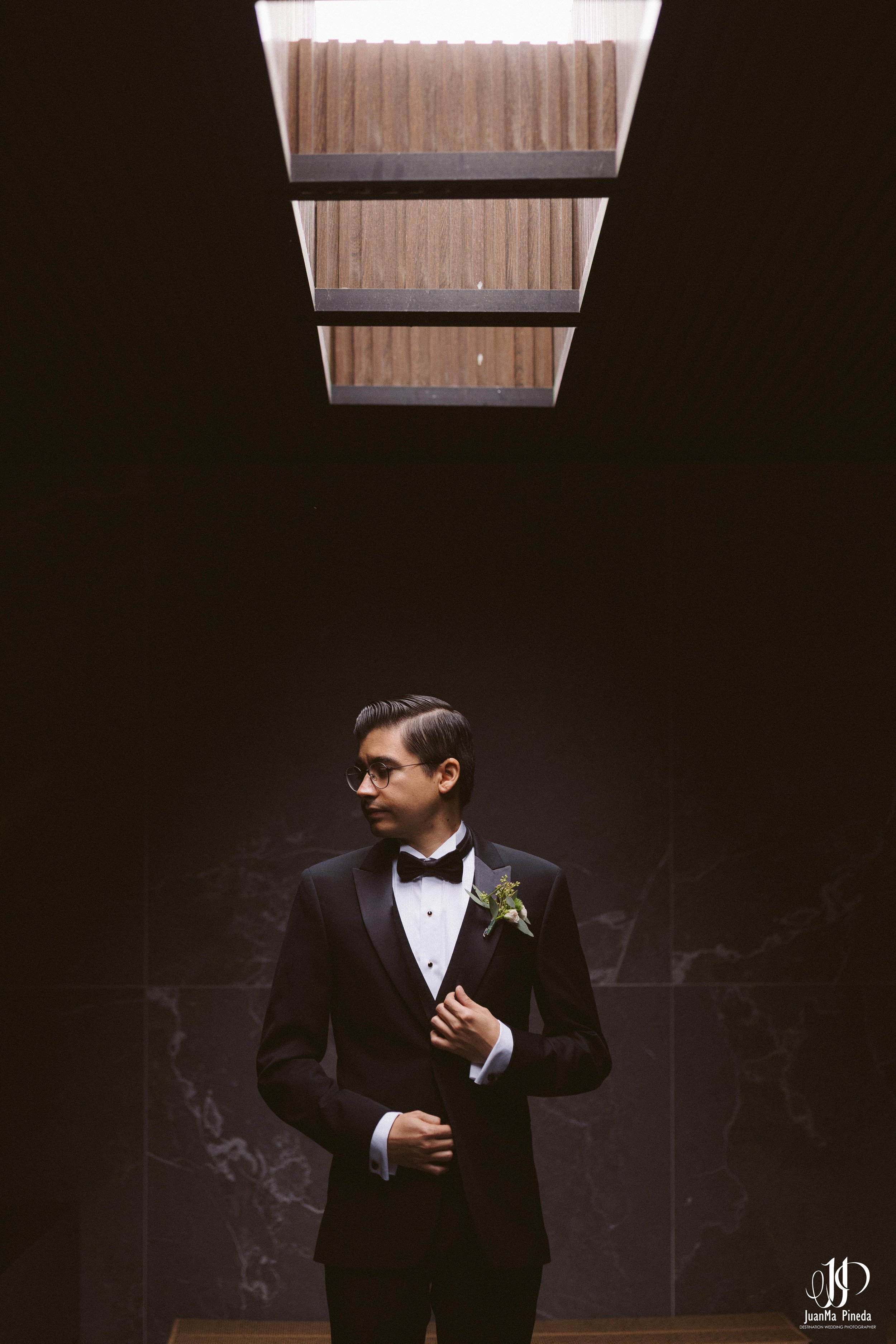 Getting+Ready+Groom-9.jpg