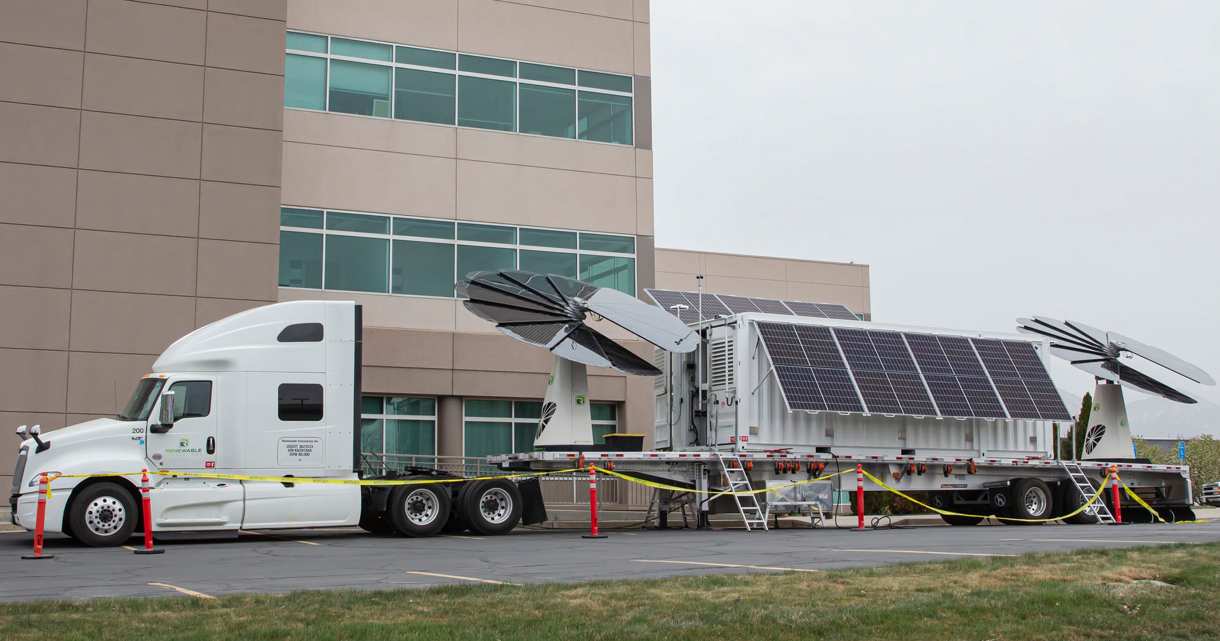MEC-S Solar Powering a Building During a Power Outage (Copy)