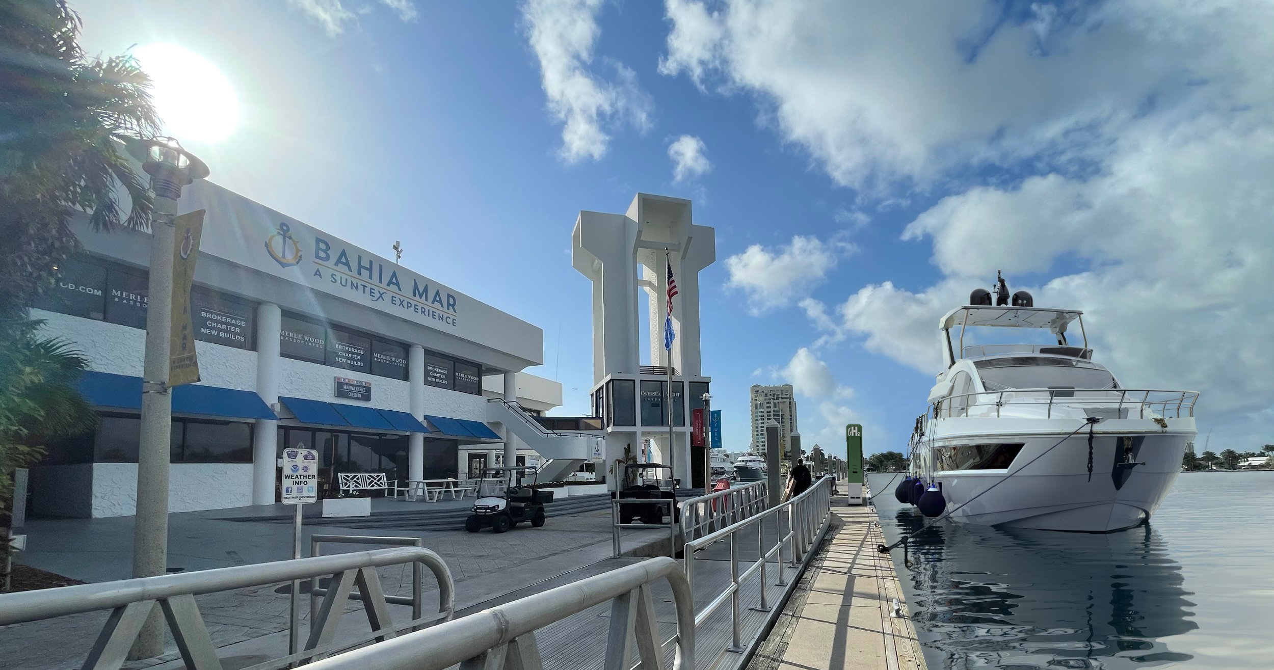 Aicon yacht dockside with Hydrogen station for on-board Renewable Innovation’s Hydrogen Fuel Cell systems at Bahia Mar Marina, Ft Lauderdale, FL. (Copy)
