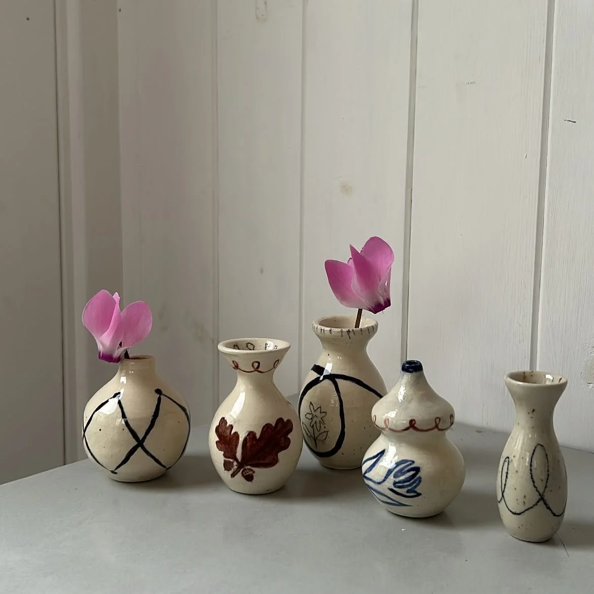 First batch of these little bud vases are going on sale via my stories at 8pm this evening, they are &pound;18 each, and made in collaboration with @claremontceramics who makes really beautiful pots - go follow him! Quay threw these beautiful miniatu