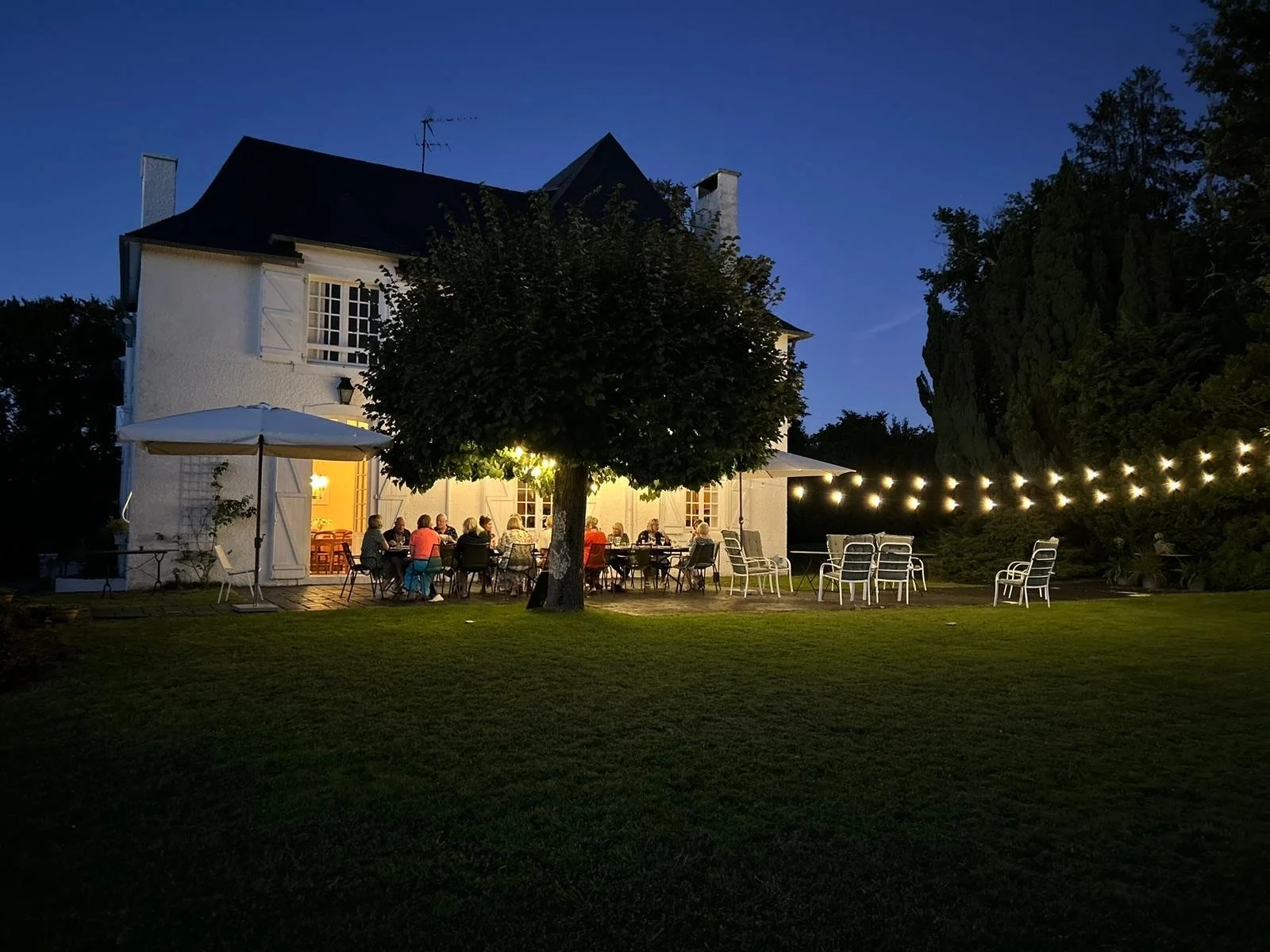 manor-house-nightfall-atelier-clos-mirabel.jpg