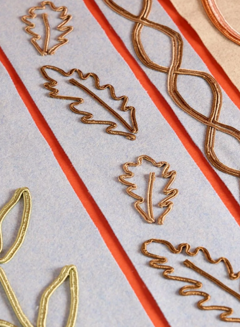 Oak 'Loose Leaf' Trim