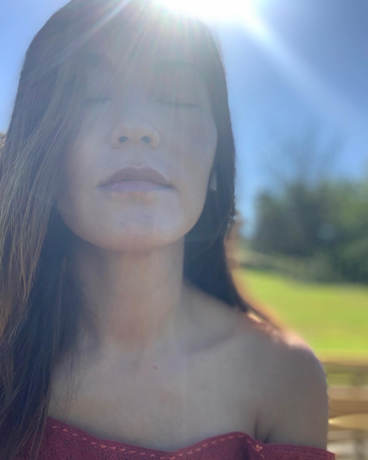 Feelin&rsquo; all the feels this bod blesses me with. 

Day by day
Night by night
This is my home

Know her
Love her 
Allow her to feel

the sun kisses
the breeze on my neck
the earth holding me

💗 Embodiment has been such a pleasure to weave more i