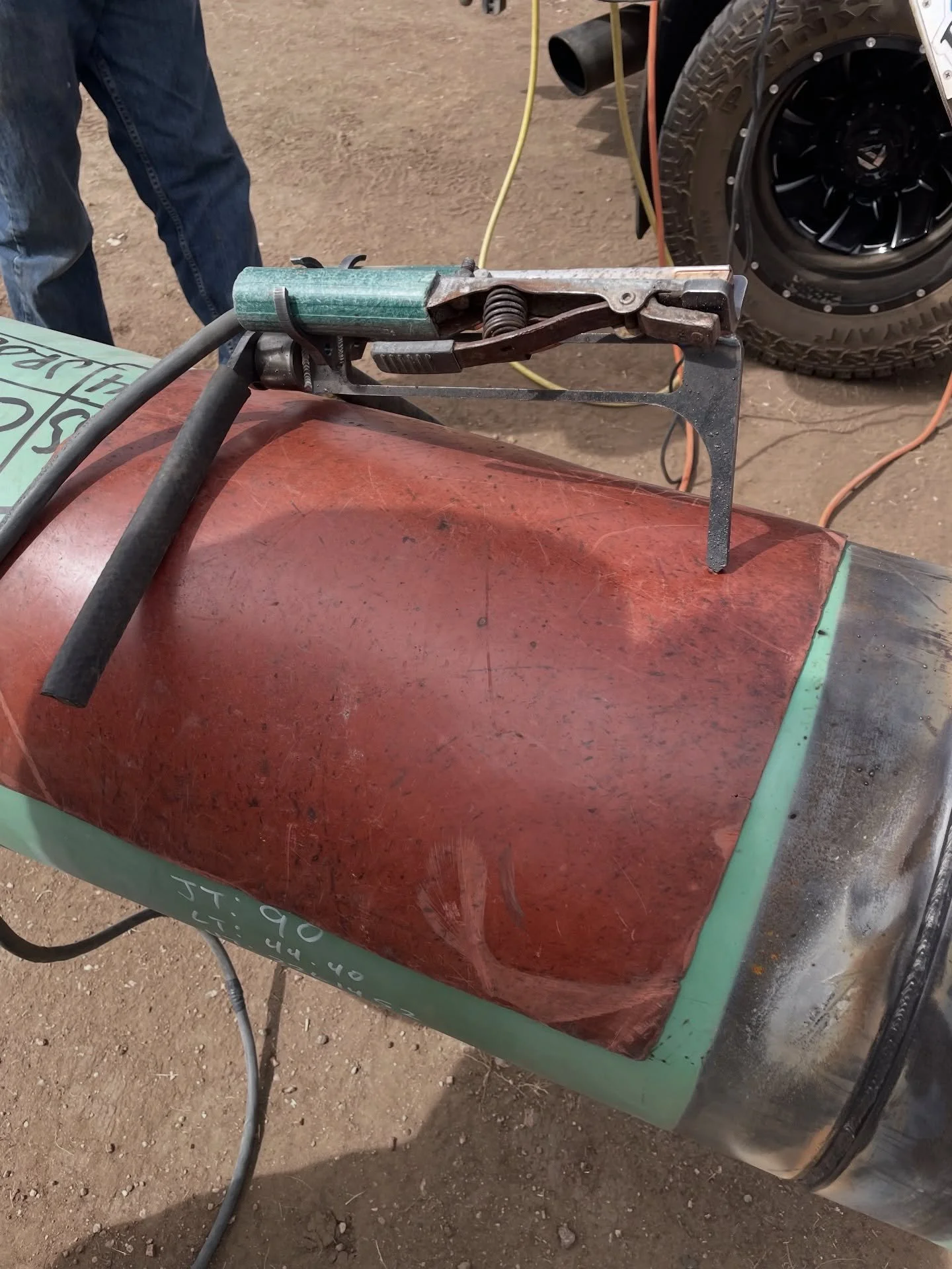 All my pipeline  welding years I always ether made my own &ldquo;GRASSHOPPER&rdquo; but @arosswelding hooked us up with one from the @arosswelding.shop this project here there having us brother Inlaw (welding the pipe with another welder at the same 