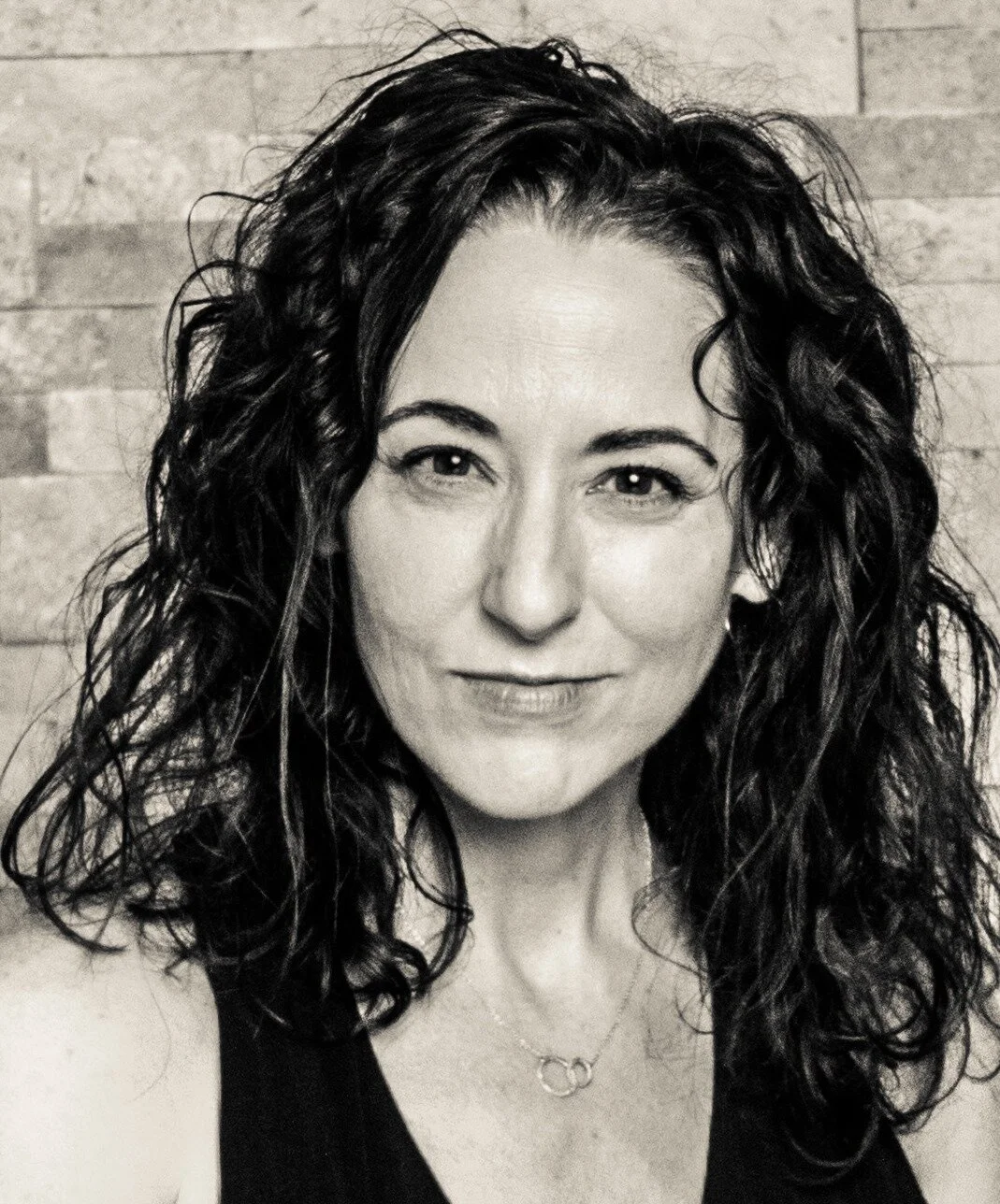 Amy_Searcy_curly_bw.jpg