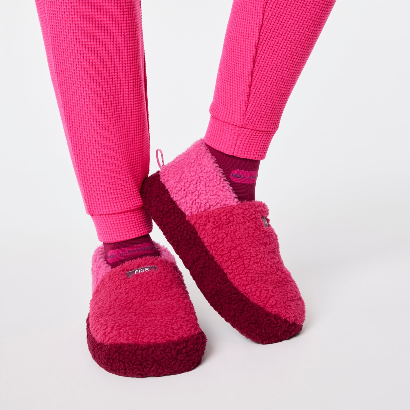 2025_Q4_10_SHOCKING-PINK_HIGH-PILE-SLIPPER_ANNIE_1605_662a4adc-e2d2-4bac-be33-e432c366873d.jpg