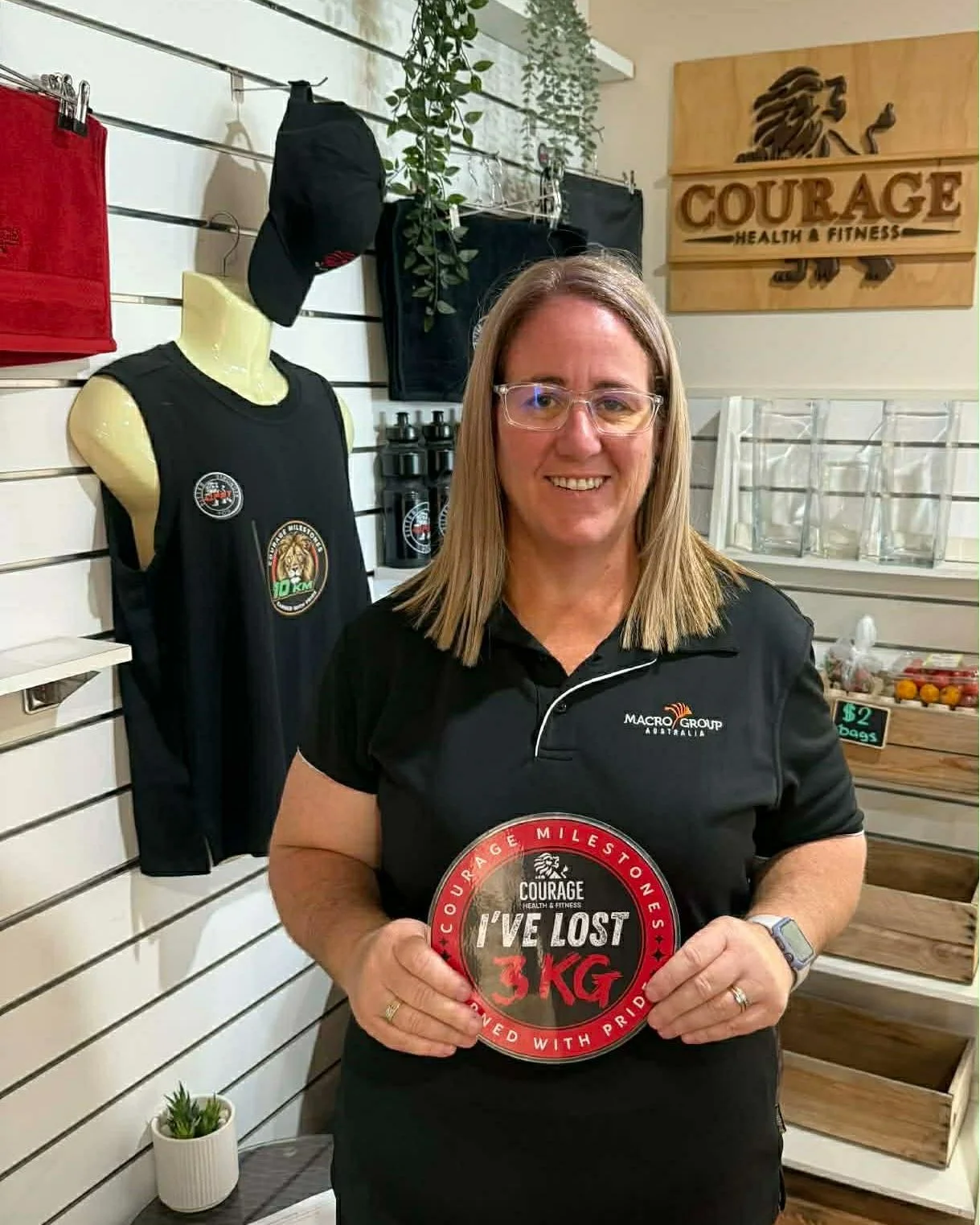 ✨ Skye&rsquo;s down 3kg! ✨

Not from a detox.
Not from starving.
Not from &ldquo;being perfect.&rdquo;

From doing the boring stuff consistently:
✔ training
✔ nutrition
✔ showing up even when she didn&rsquo;t feel like it
✔ trusting the process

And 