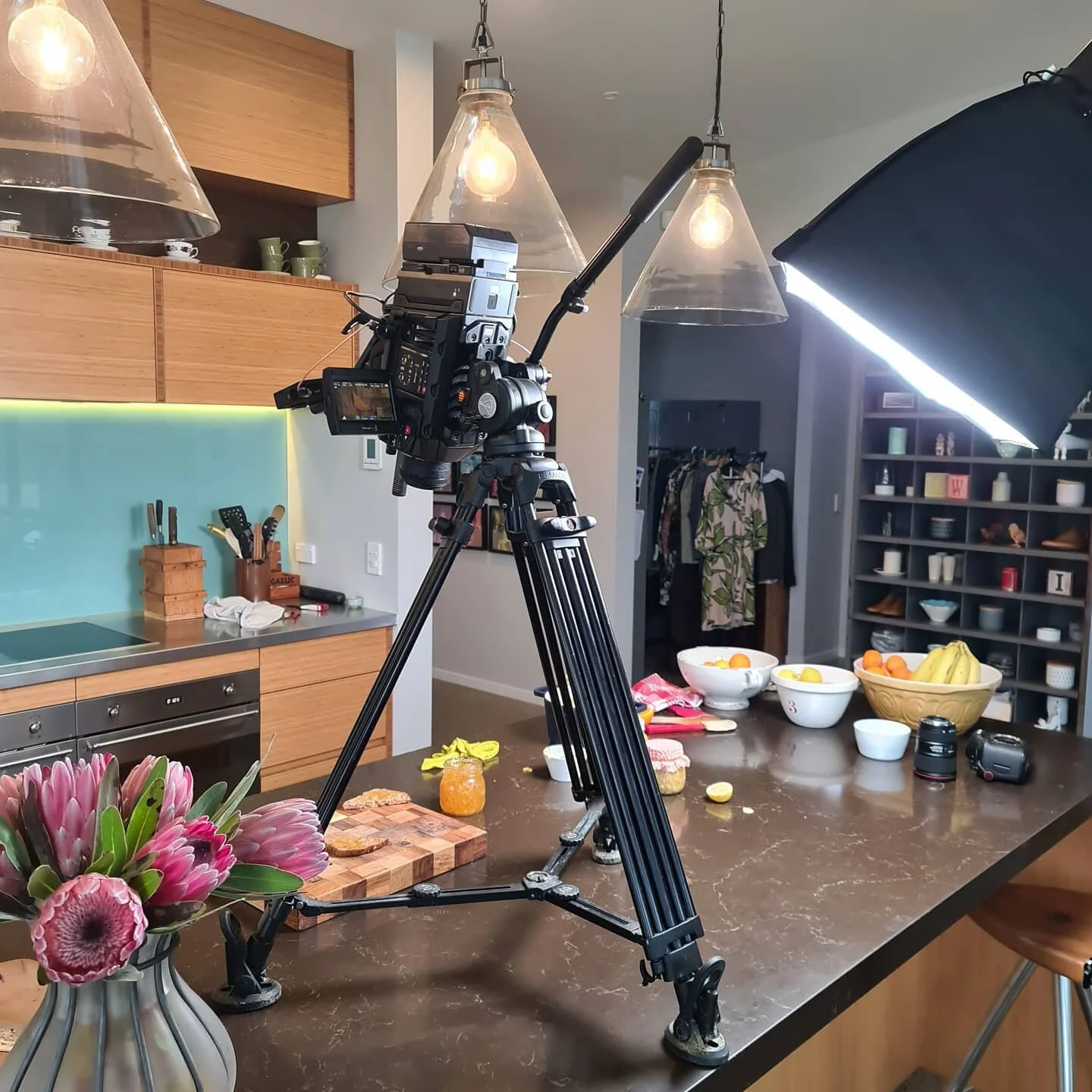 Overhead filming some short cinematic ads for the sharpest knife 🔪 in the world!
.
Shooting on the @ursamini  @rayzr_light @smallhd @smallrig.global

#videographer #behindthescenes #filmaker #filmkrs #searchandcreate #gh5 #ursaminipro #ursamini46k #onsetlife #nelsonnz #nelsonshines