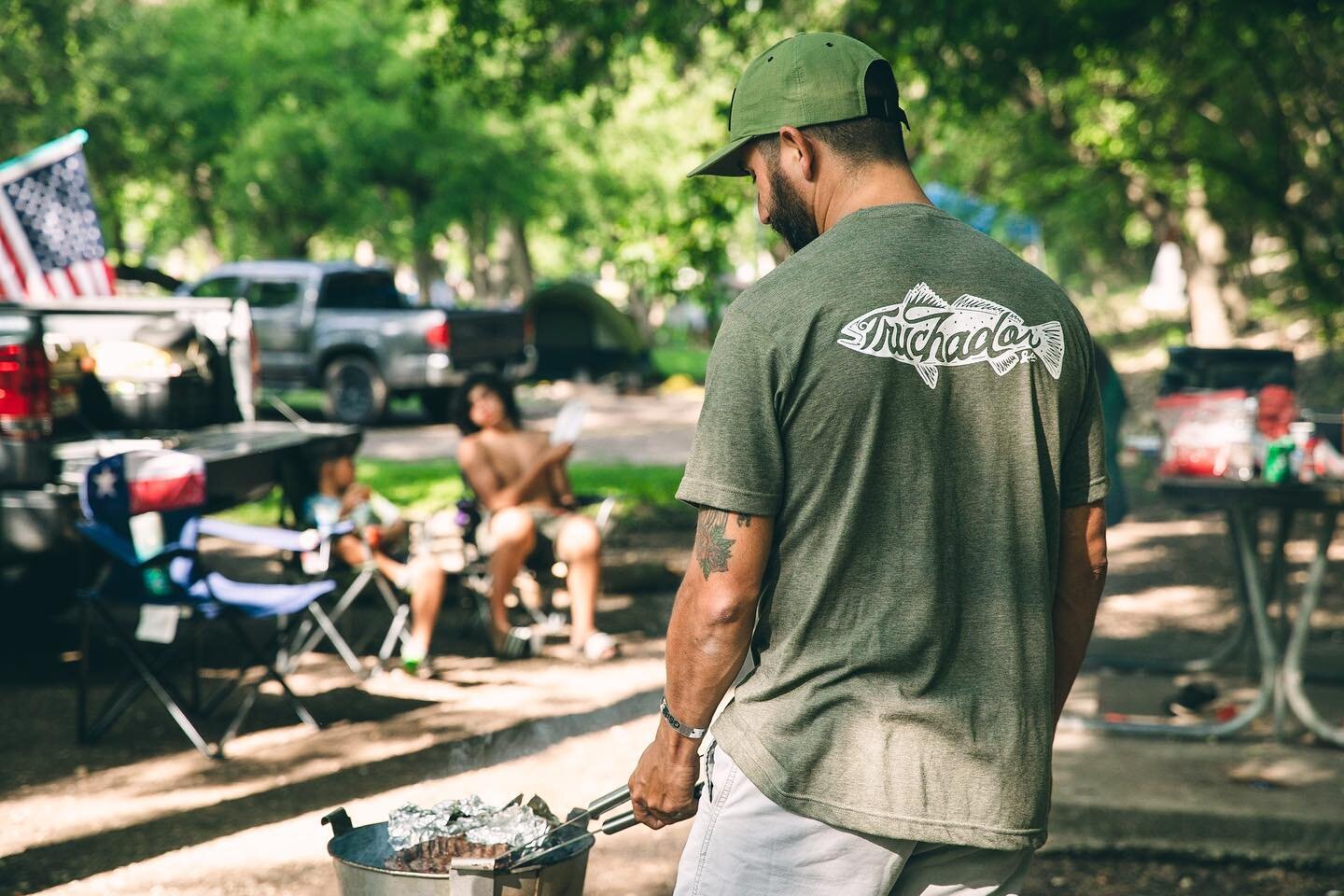 Nothing better then camping, the smell of the grill, cold beer, and  making memories with the family.  Also it&rsquo;s rare to see me cook. I actually hate cooking, so you know I have to take a photo of me doing it. 🤣
#forthegram
@truchadorandco