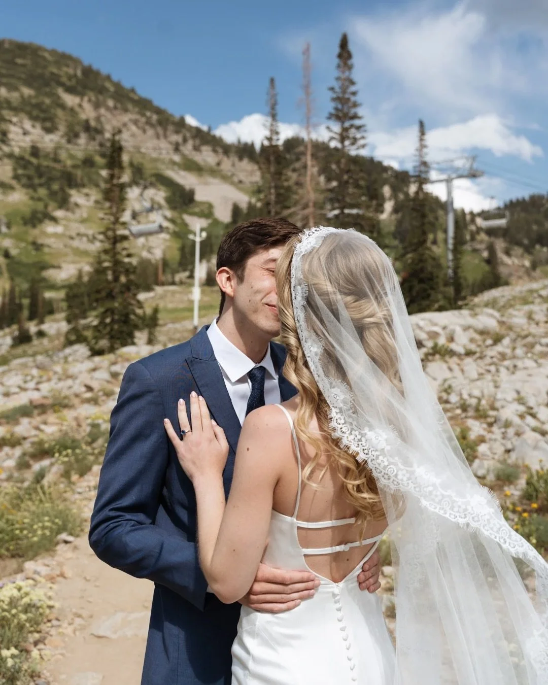 One of my favorite parts about weddings is seeing how each couple plans their details and days. I can see so much of Danielle and Luke were in the details, timeline and moments planned in the day✨
Vendor team
Planner- @redcanyonevents
Venue-&nb