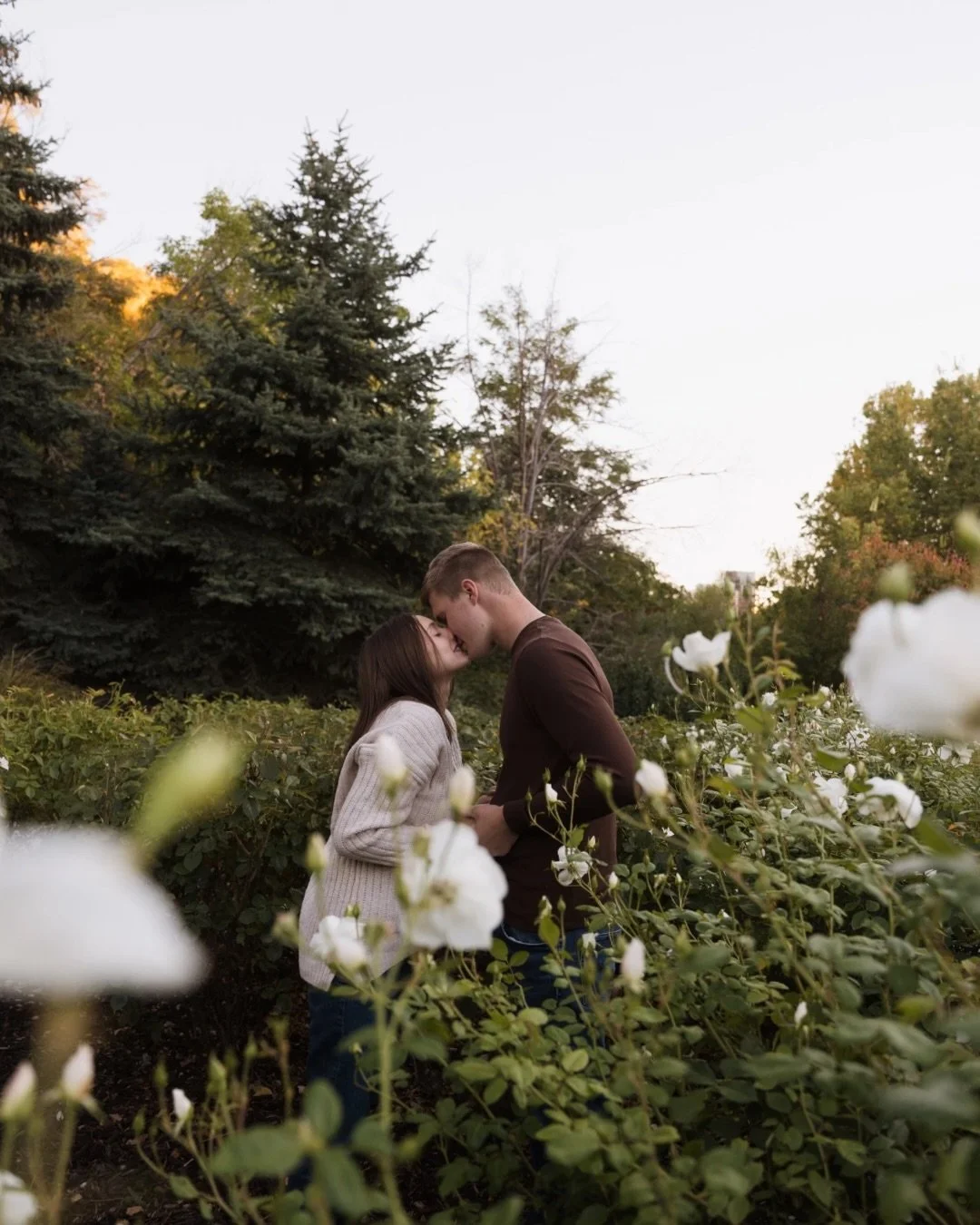 So many stunning pictures and galleries still to share. Like it&rsquo;s really been so fun going through all the weddings and galleries from the past 6 months and finding so many beautiful ones