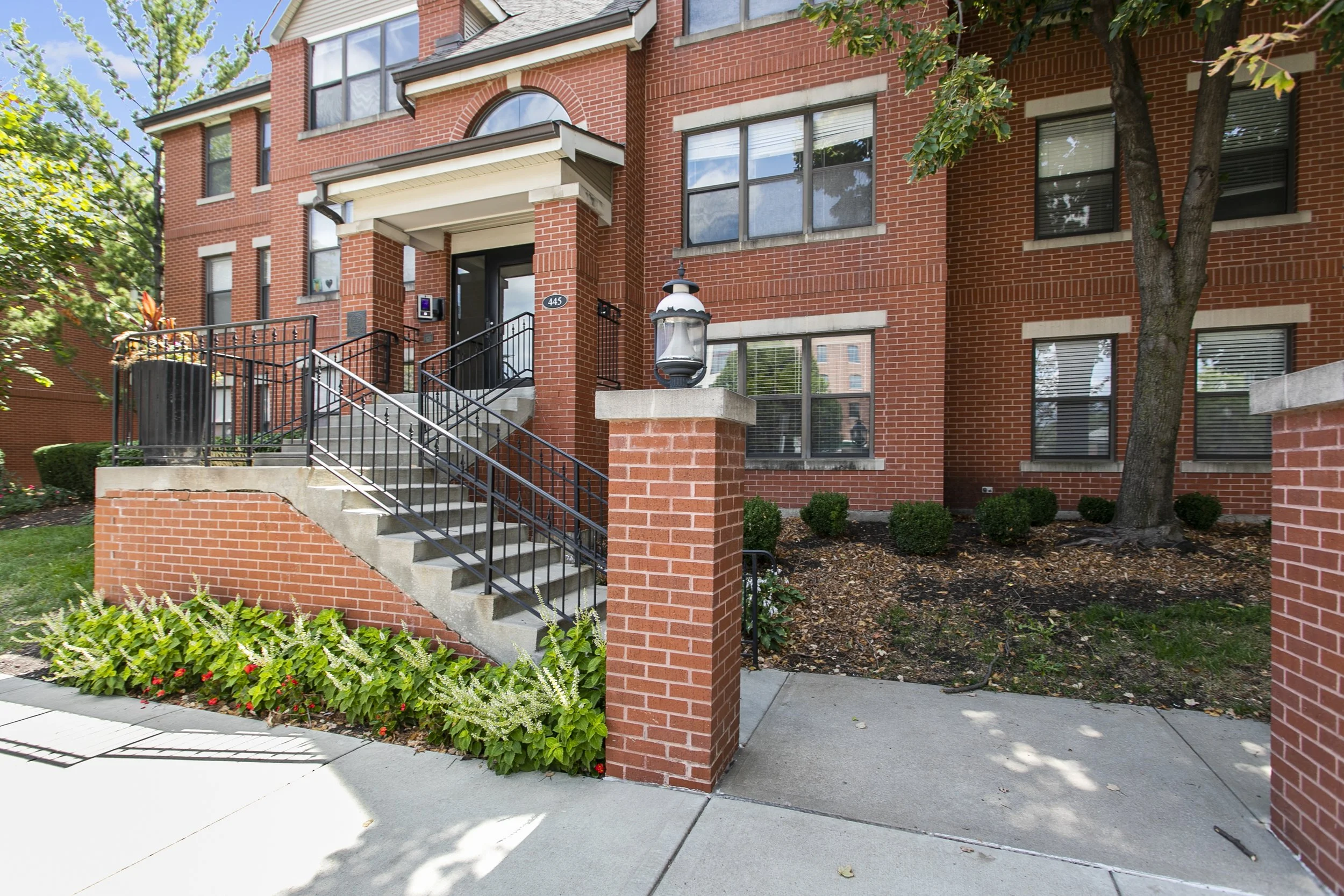 445 W 9th Street Unit #301