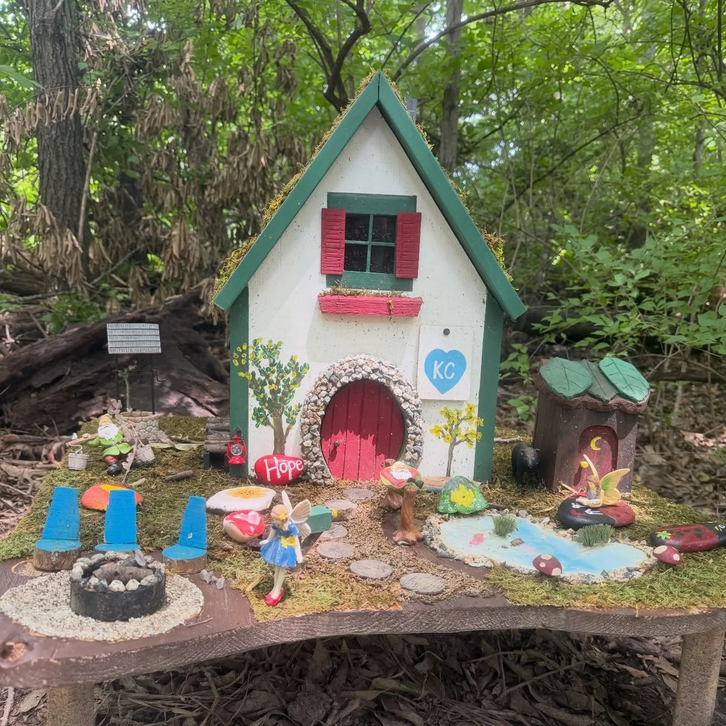 The Kansas City housing market has gotten so competitive that this cozy woodland fairy cottage already has:
✨ 17 showings
✨ 9 offers
✨ 4 appraisal gaps
✨ 2 buyers willing to waive inspections
✨ 1 fairy paying all cash
And it hasn&rsquo;t even hit the