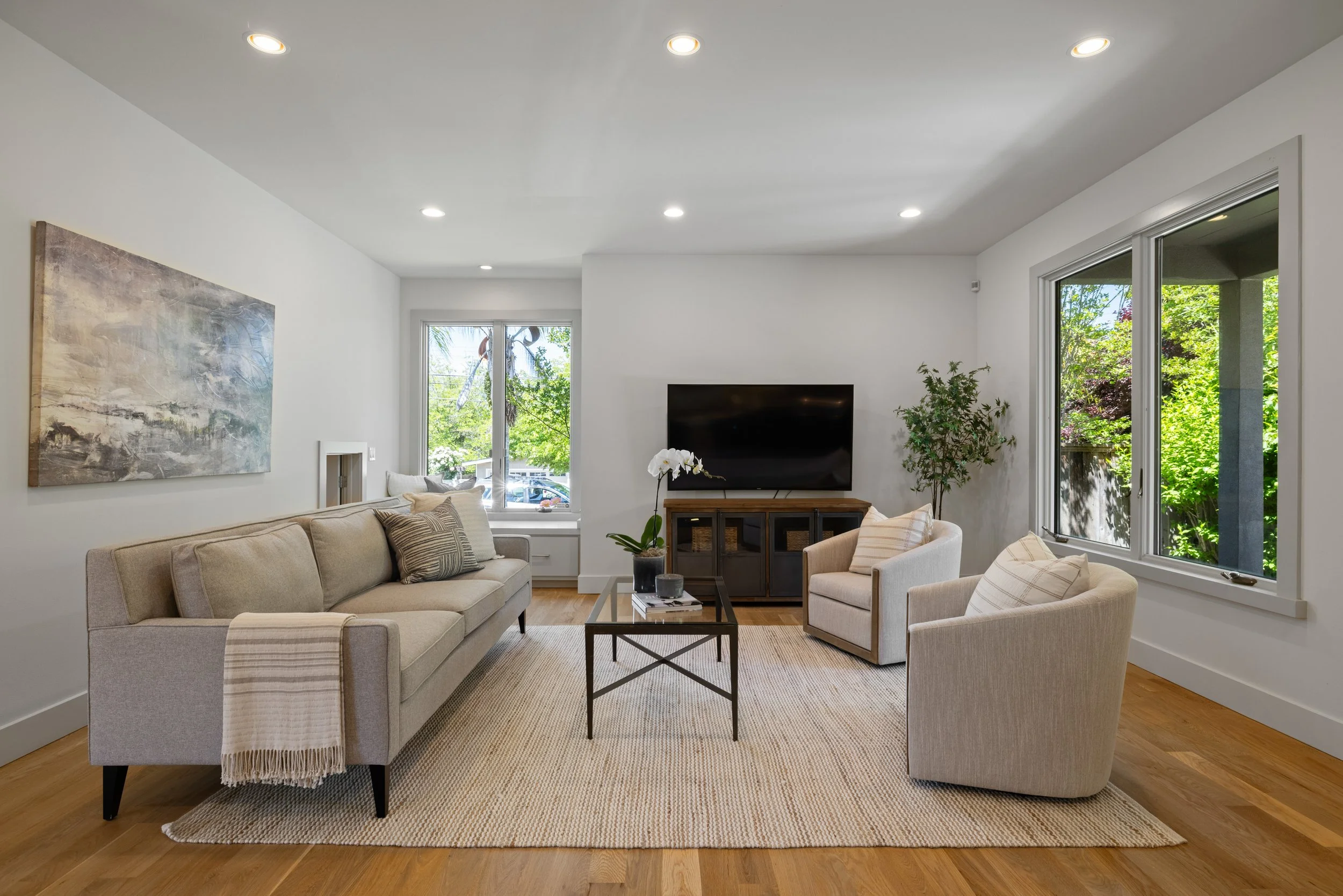 34 Family Room.jpg