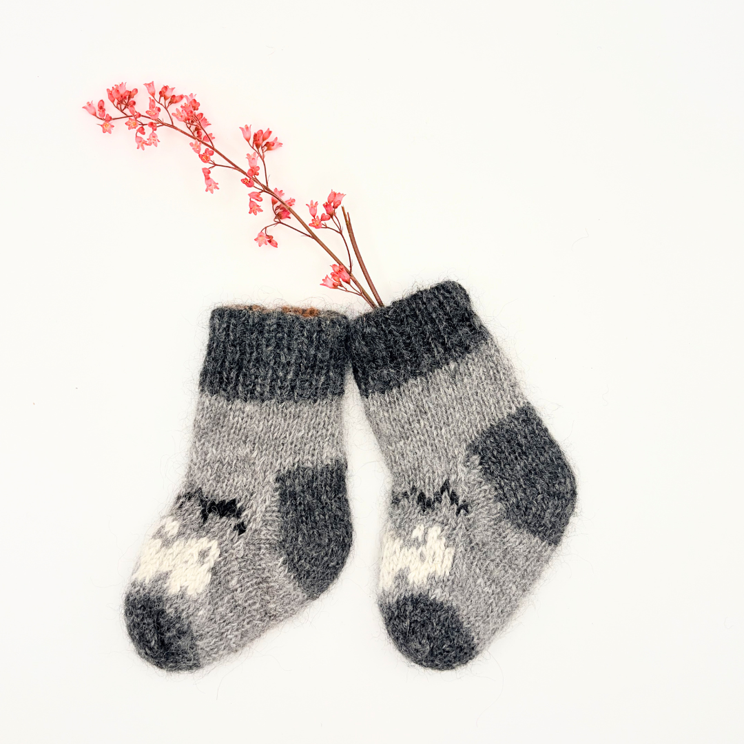 Chausson chaud bébé en laine alpaga tricot main cadeau de naissance