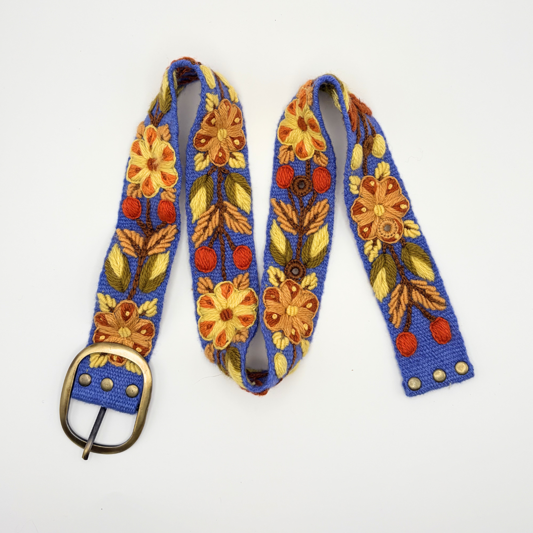 Ceinture brodée à fleurs bleue