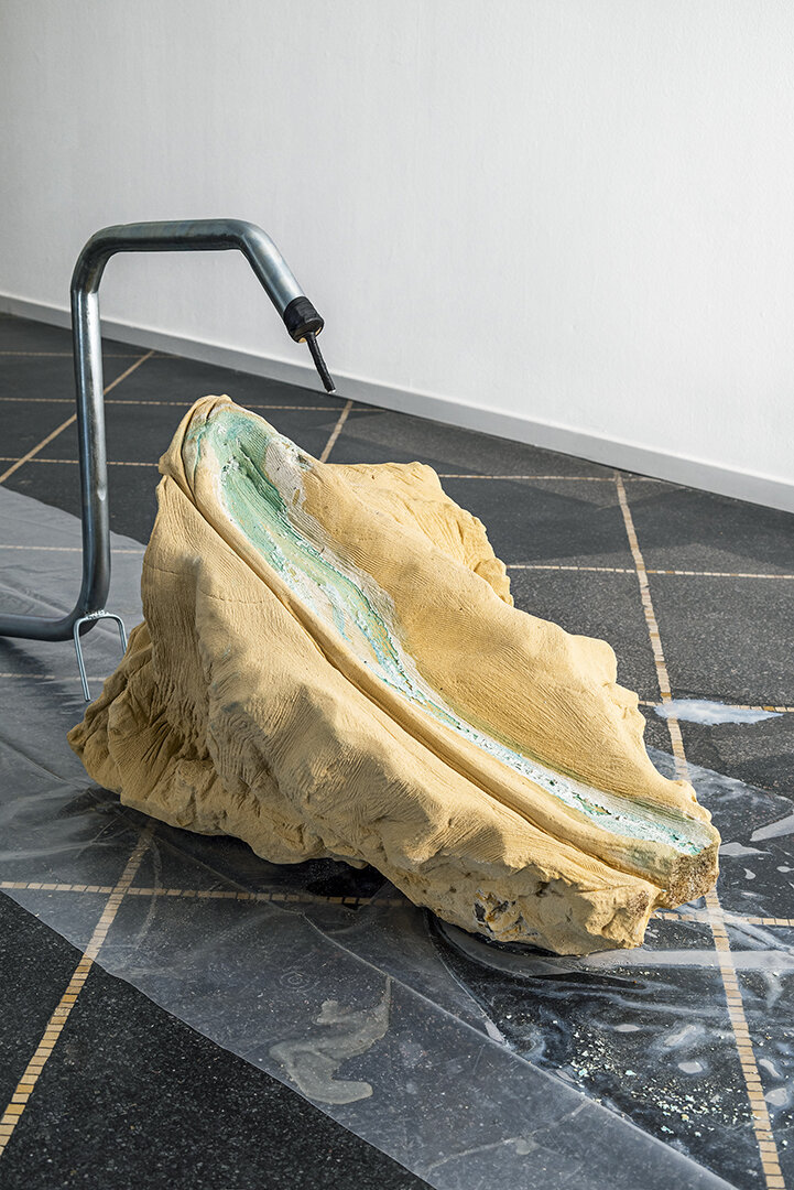 A Timeline Starting on the Surface, material world, part 2, 2020-2021,
marl, copper oxide, galvanized steel pipes, powder-coated steel, plastic basin, water, plastic bags, soil
detail