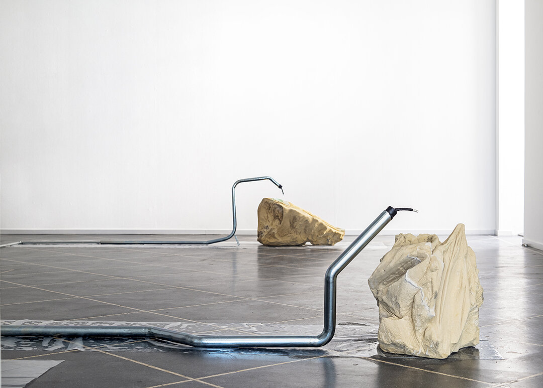 A Timeline Starting on the Surface, material world, part 2, 2020-2021,
marl, copper oxide, galvanized steel pipes, powder-coated steel, plastic basin, water, plastic bags, soil
detail