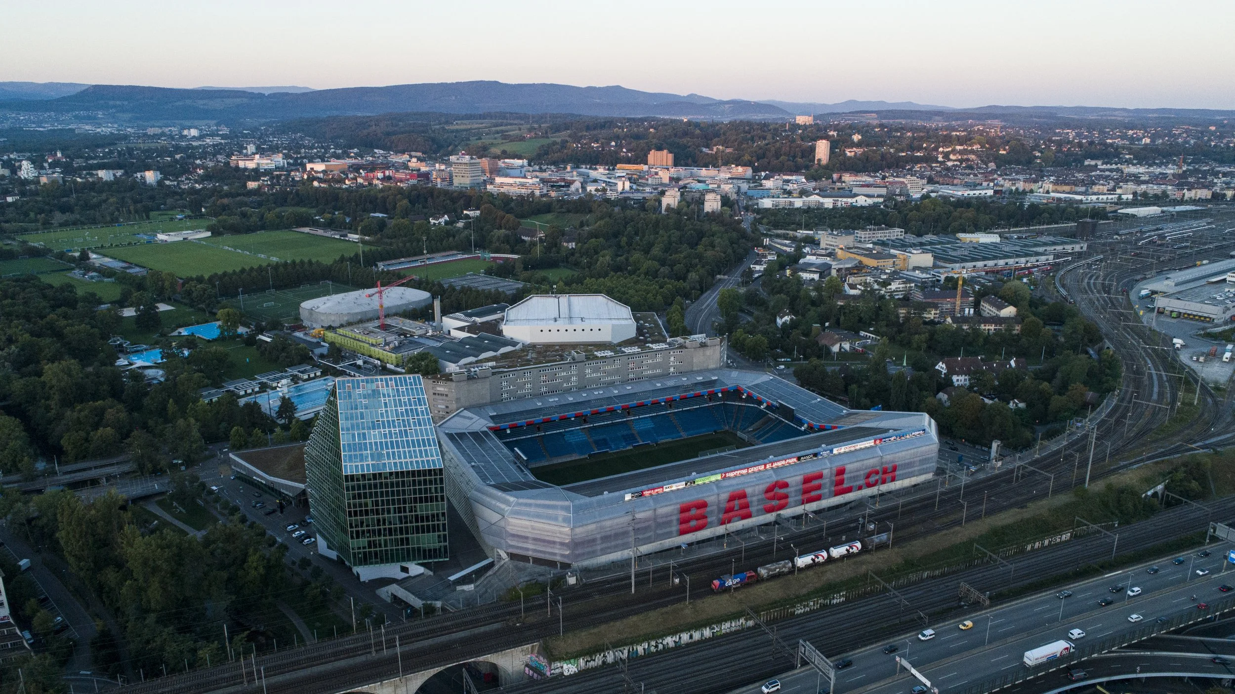 zweiwest-Droneshots-Basel-Quartiere-Areale-29.jpg