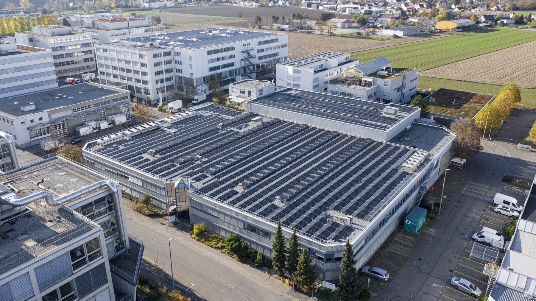 zweiwest Drohnenfotografie Solarlagen IWB Sonnenbox Basel
