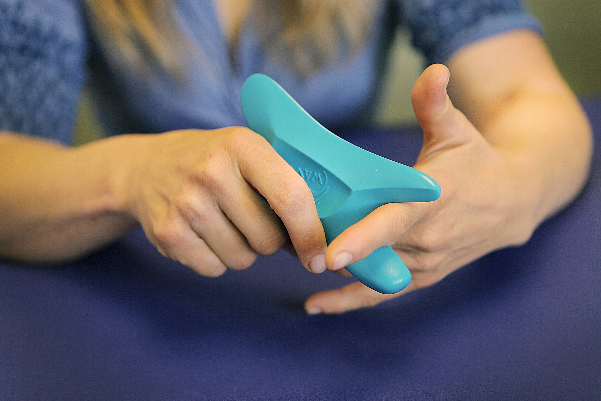 The Wave Tool Review: This Low-Tech Massager Relieves Stubborn
