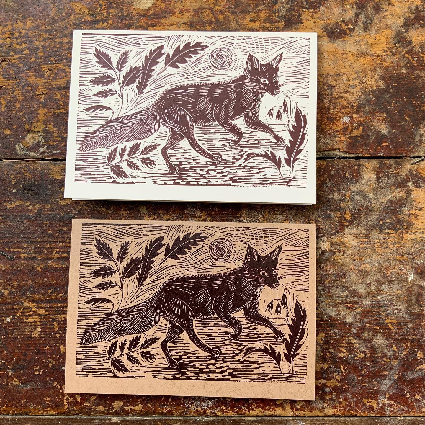 Foxy cards 🦊 🦊 Two colourways. 

Here&rsquo;s my fox card printed into Kraft card and cream card. Both are lovely and thick and come with a matching envelope. 

Just head over to viviennekeable.com ✉️ 
.
.
.
#justacard #cardoftheday #linocutcards #
