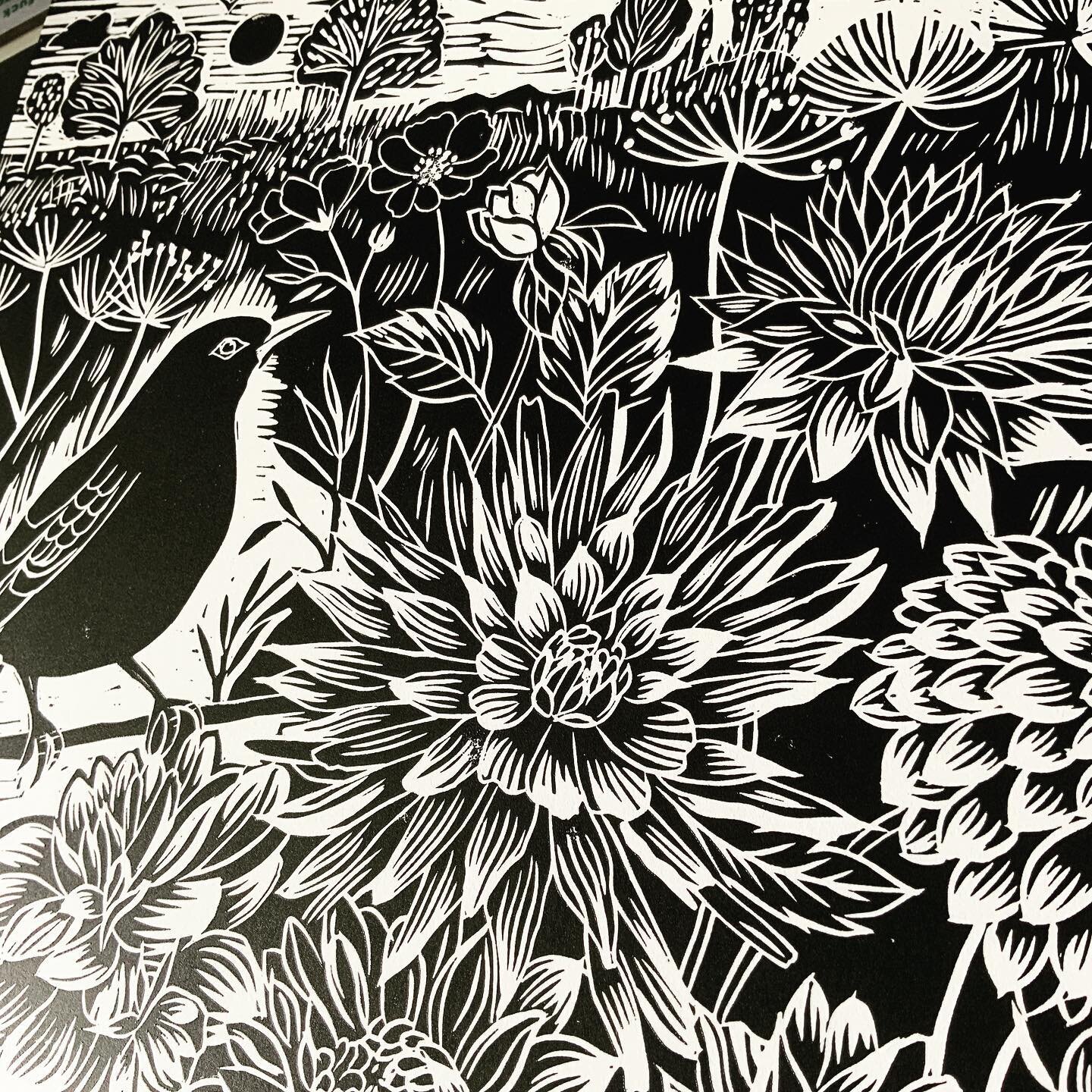 Getting there with the dahlia print! 
.
.
.
#wip #linocut #linocutfriends #printmaking #printspotters #inspiredbynature #pfeilart #natureart #linocutprint #wildlifeillustration #floraldesign #floralsyourway #natureinspired #botanicallinoprint #contem