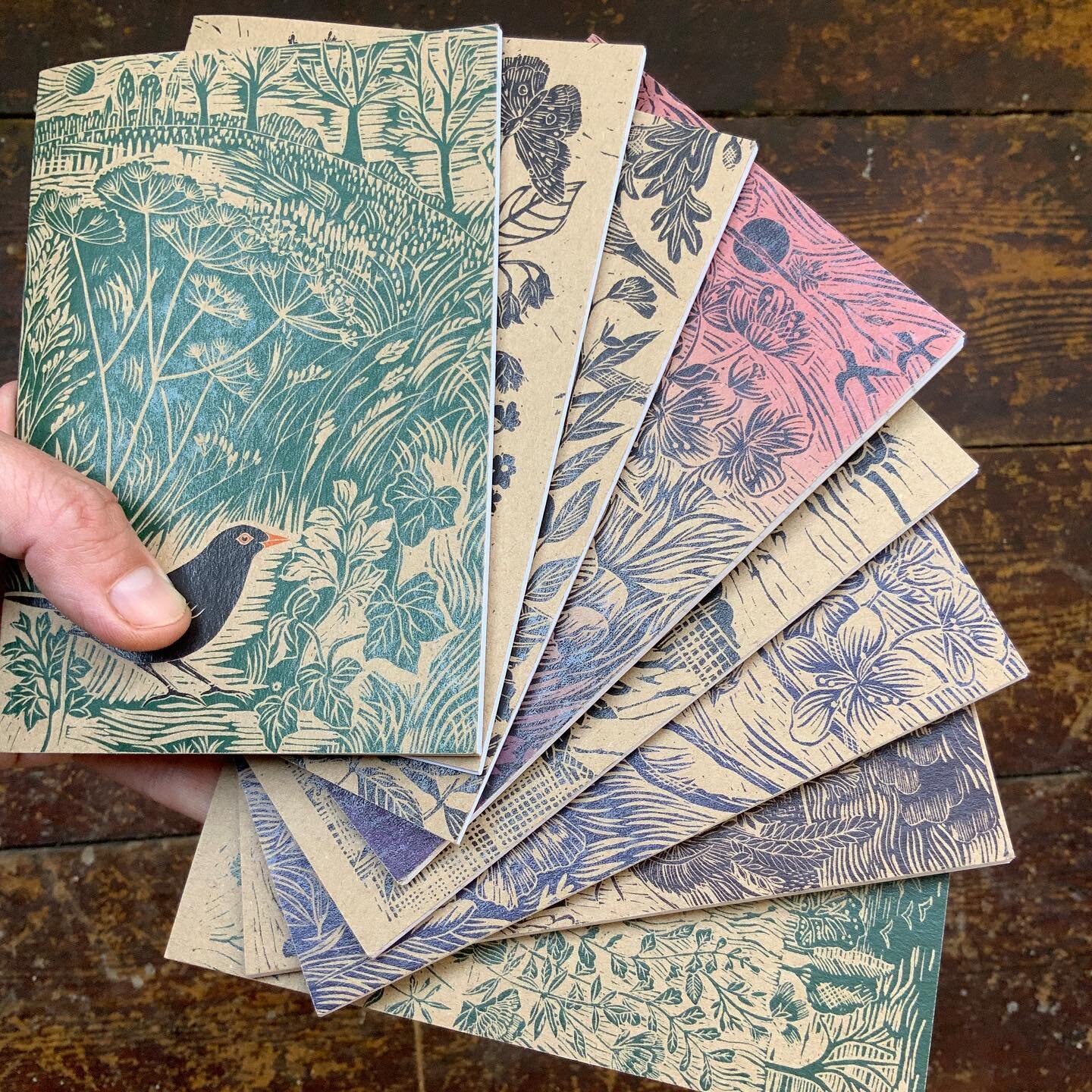 Look at these beauties! 

New product in stock!!! 

I&rsquo;ve had these gorgeous A6 notebooks printed with my linocut designs. There printed on kraft card and they&rsquo;re lush. 

Head over to my website to grab them. 
8 different designs. Can be b