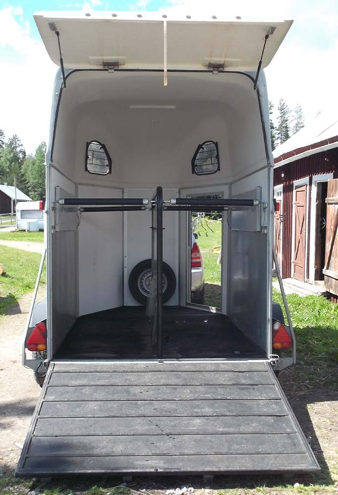 Mosjo Stall hästtransport 3.jpg