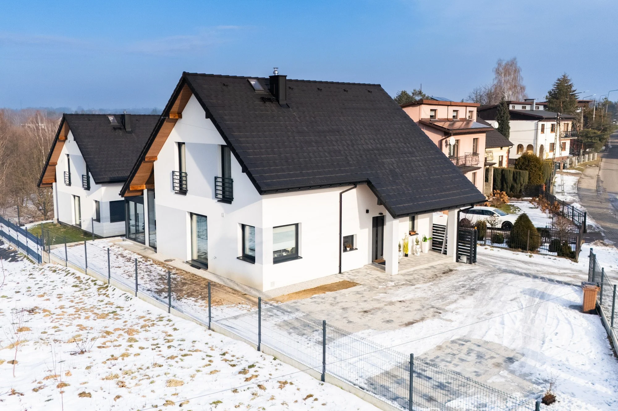 sesja nieruchomości, w nowoczesnym stylu, ujęcie z drona