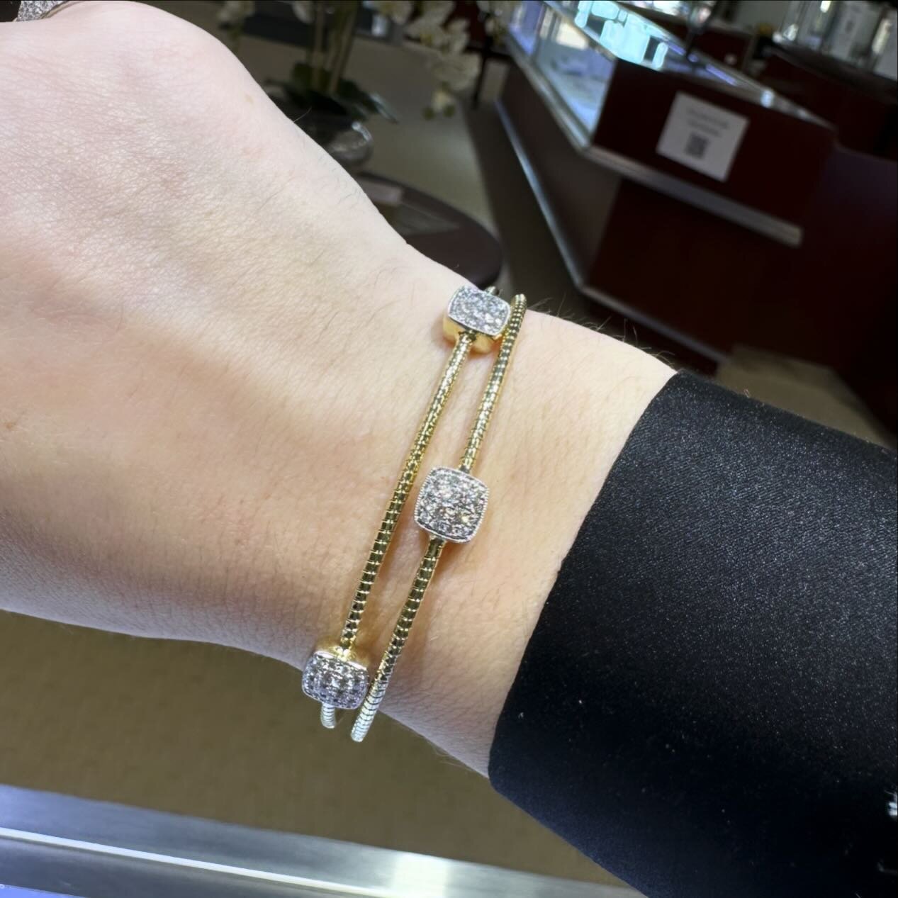 Bangles Baby! 

#scfinejewelry #diamonds #gold #ootd #jewelry #fashion #ootd