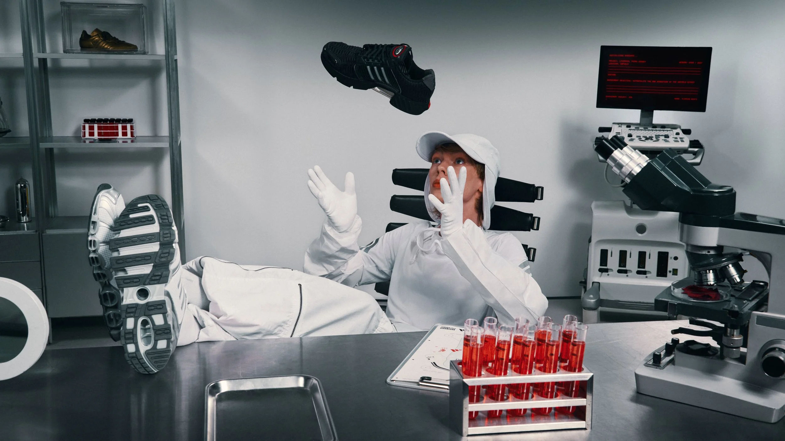 H24803_FW26_LIVERPOOL_THIRD_TALENT_KZ7627_LAB_TECHS_01_16x9.jpg