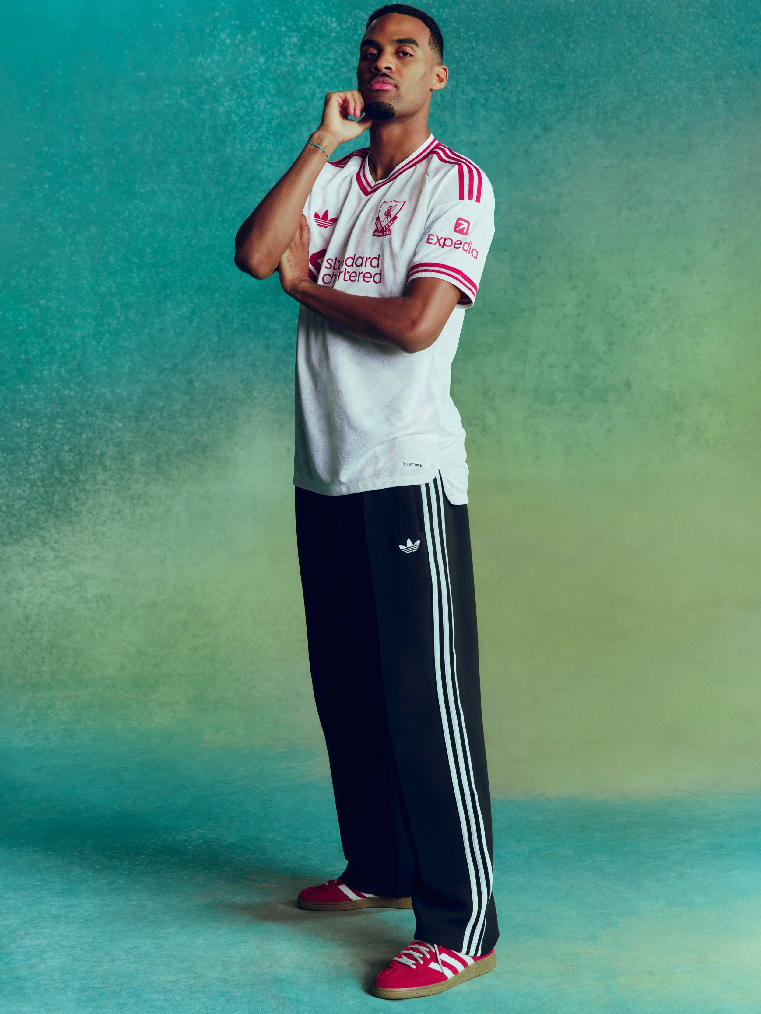 H24803_FW26_LIVERPOOL_AWAY_PLAYER_KA6859_KK3018_GRAVENBERCH_02_3X4.jpeg