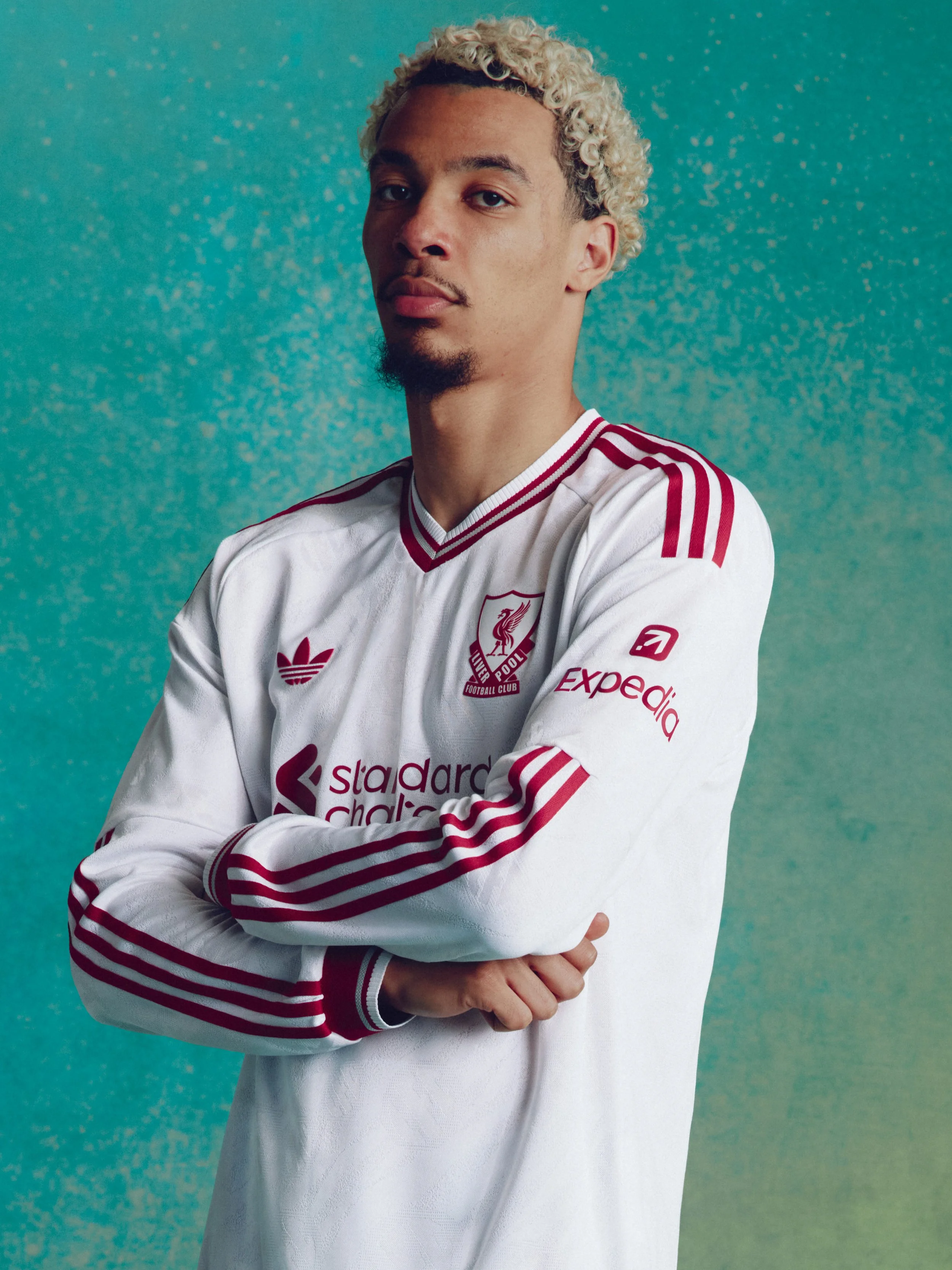 H24803_FW26_LIVERPOOL_AWAY_PLAYER_KB8308_EKITIKE_01_3X4.jpeg