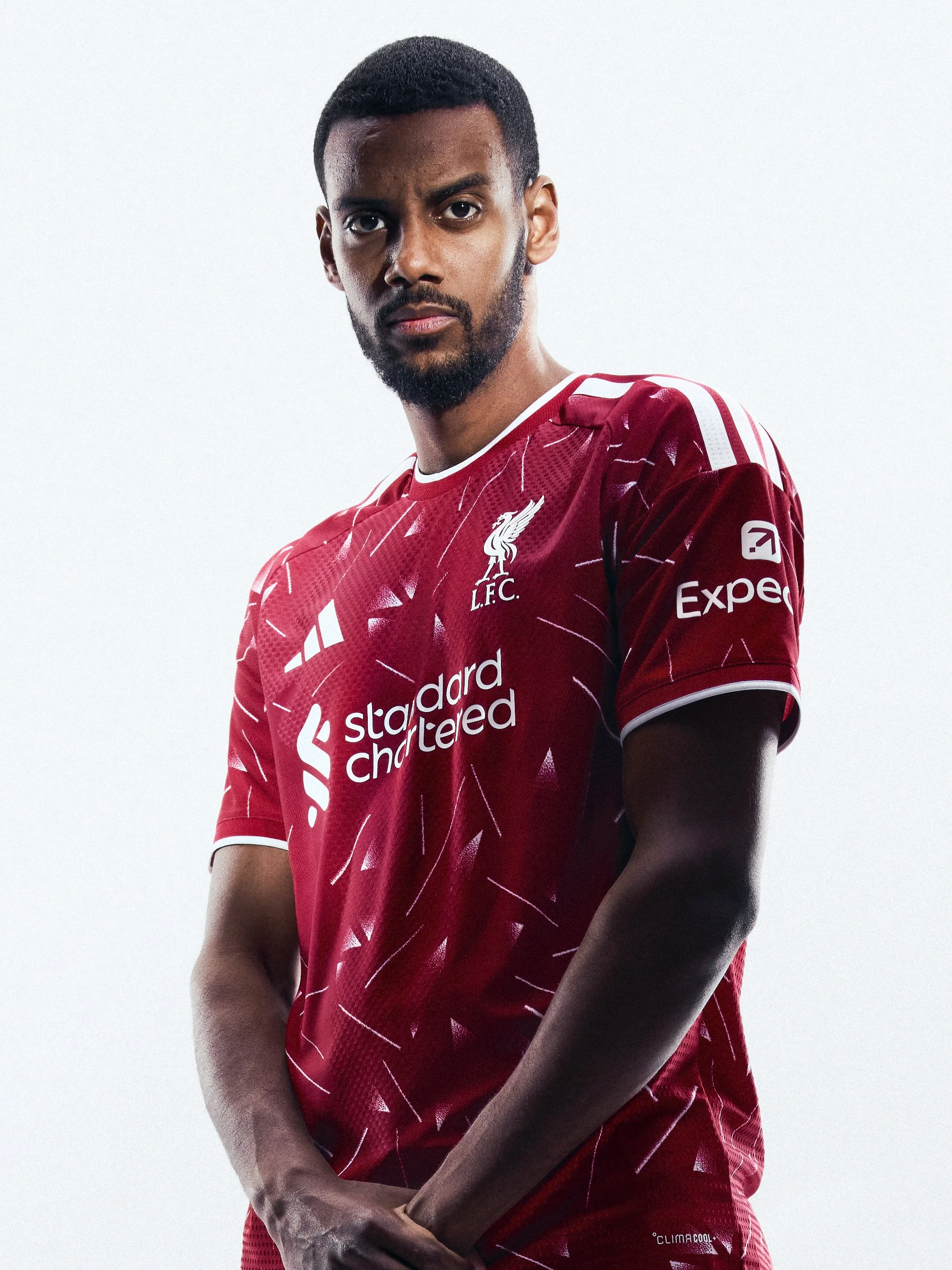 H24803_FW26_LIVERPOOL_HOME_PLAYER_KA6851_ISAK_01_RGB.jpg