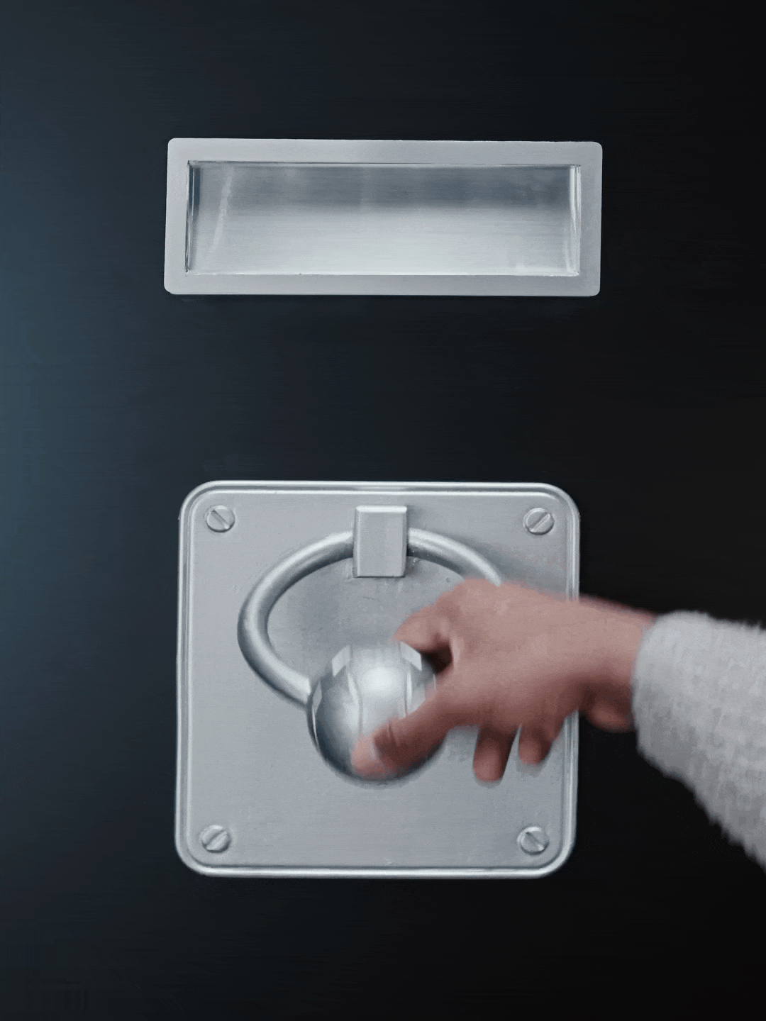 JUDE_DOOR.gif