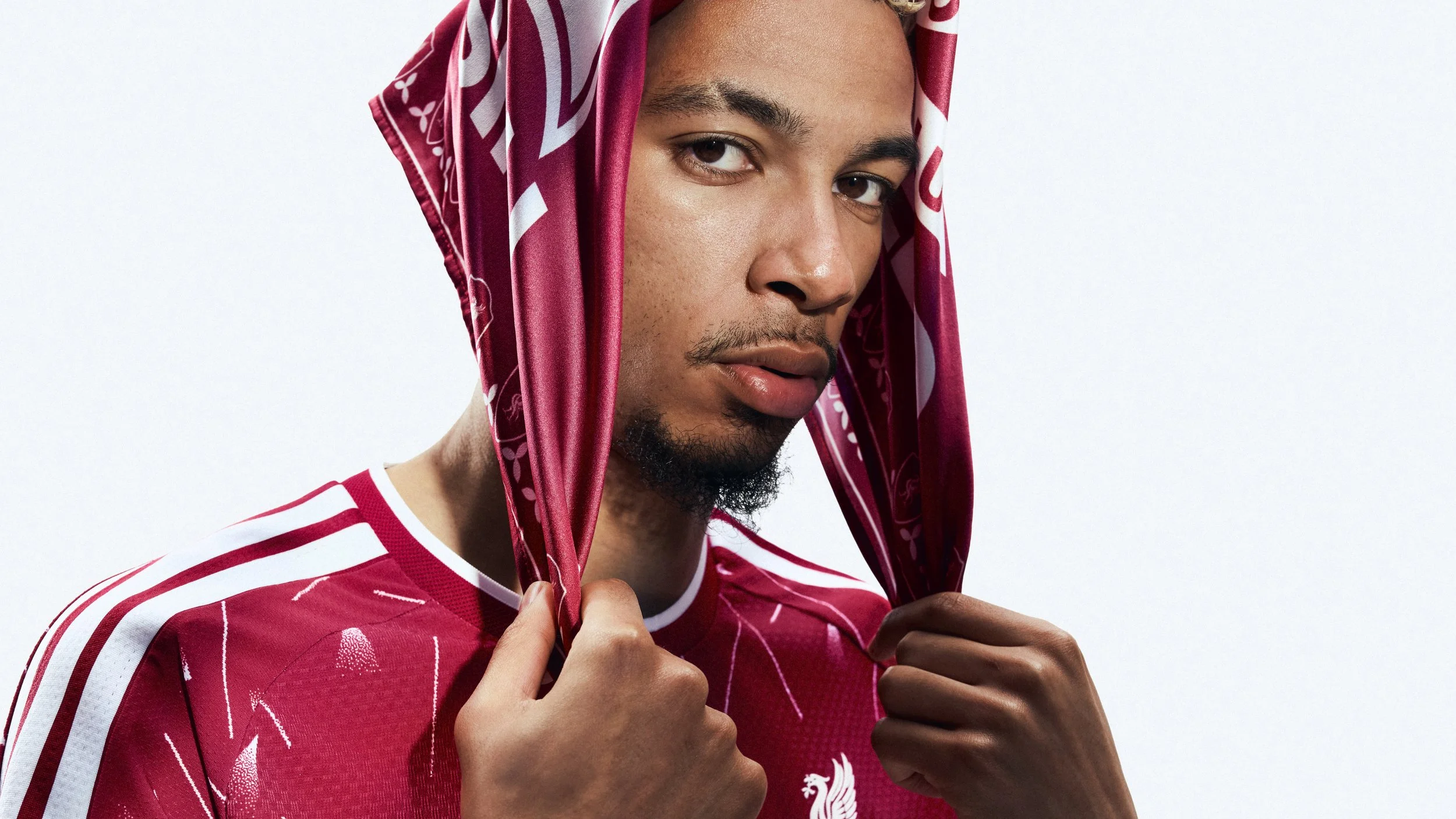 H24803_FW26_LIVERPOOL_HOME_PLAYER_KB8251_EKITIKE_02_RGB.jpg