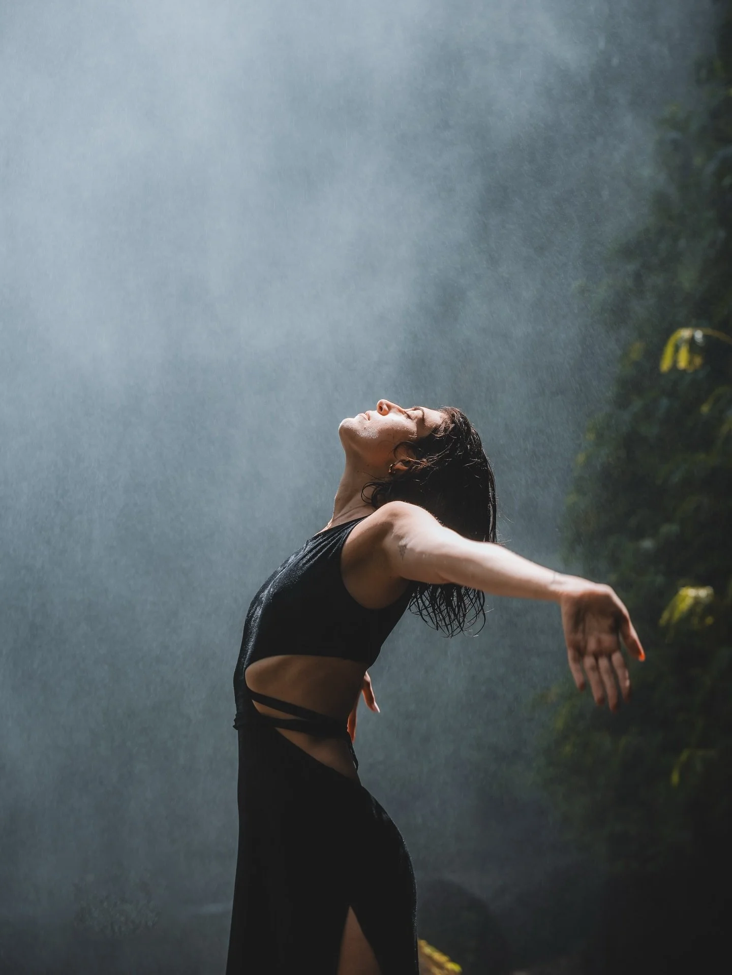 For a long time, I felt disconnected from my body.

I kept most of what I felt inside&mdash;my emotions, my voice, my expression.

During my self work, I felt like I freed my mind before I freed my body.

Over time, through breath, movement, deep inn