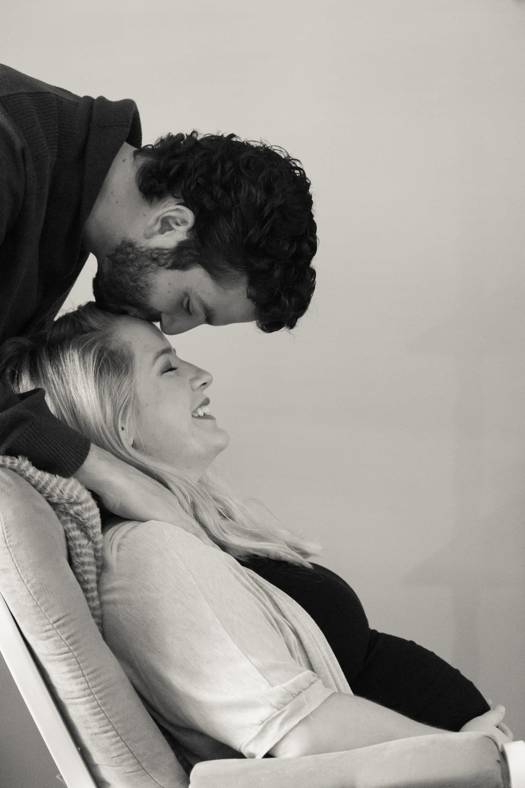 Ryan Vernon, 29, leans over to give Rachel a kiss on the forehead. The two met in Dallas, Texas and were married 7 months after their first date in June, 2015. “Ryan has been so incredibly supportive and patient with me through this whole pregnancy,”