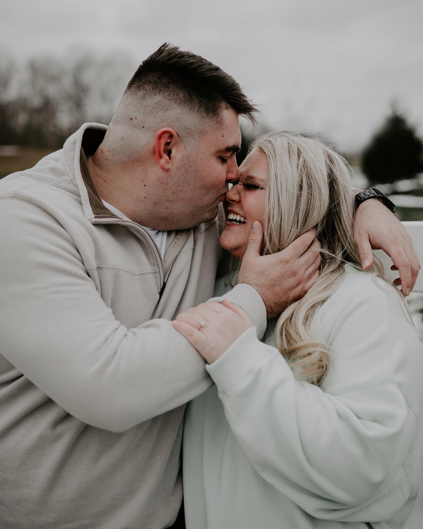 Late night post because I&rsquo;m obsessed with this gallery I delivered today! Look at these cutie love birds omgggg!!! WE FROZE. Shivered. Cursed Ohio. But hello - worth it.