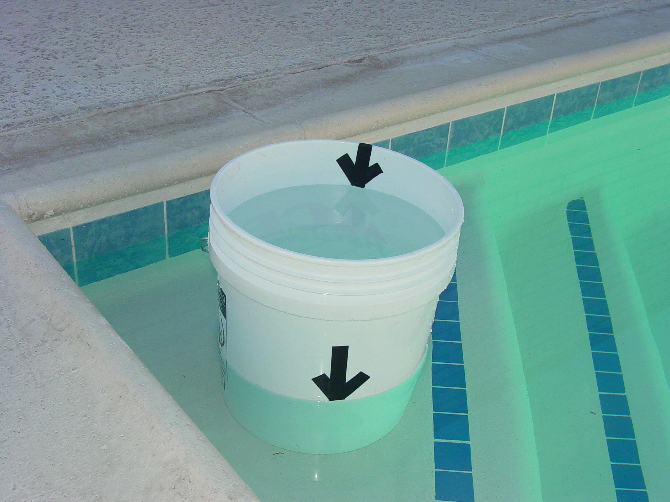 How to Detect Leaks and Cracks in your Swimming Pool — Clean My Pool