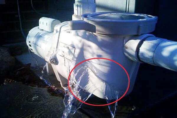 How to Detect Leaks and Cracks in your Swimming Pool — Clean My Pool