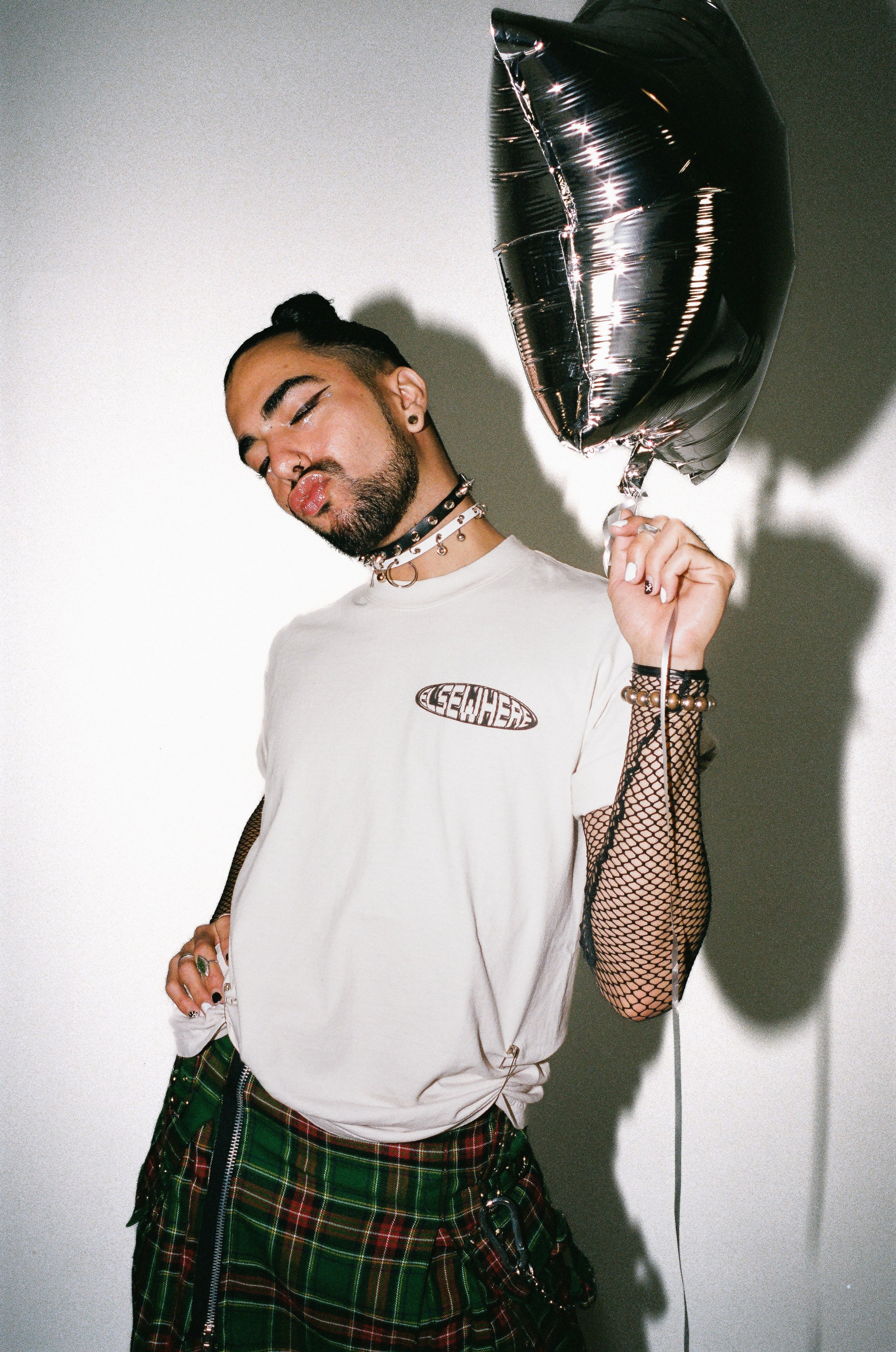 2023-11-17_Elsewhere-Merch-Film_21900023_6.jpg