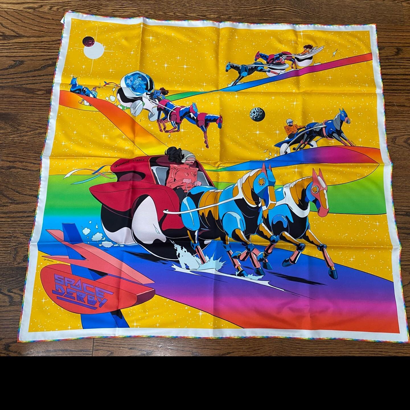 My favorite scarf design this season has been the elusive Space Derby by @ugobienvenu - it was a winner for me immediately upon seeing the navy colorway in the @hermes press day photos. This yellow colorway goes with all of my fun pop colors (and is 