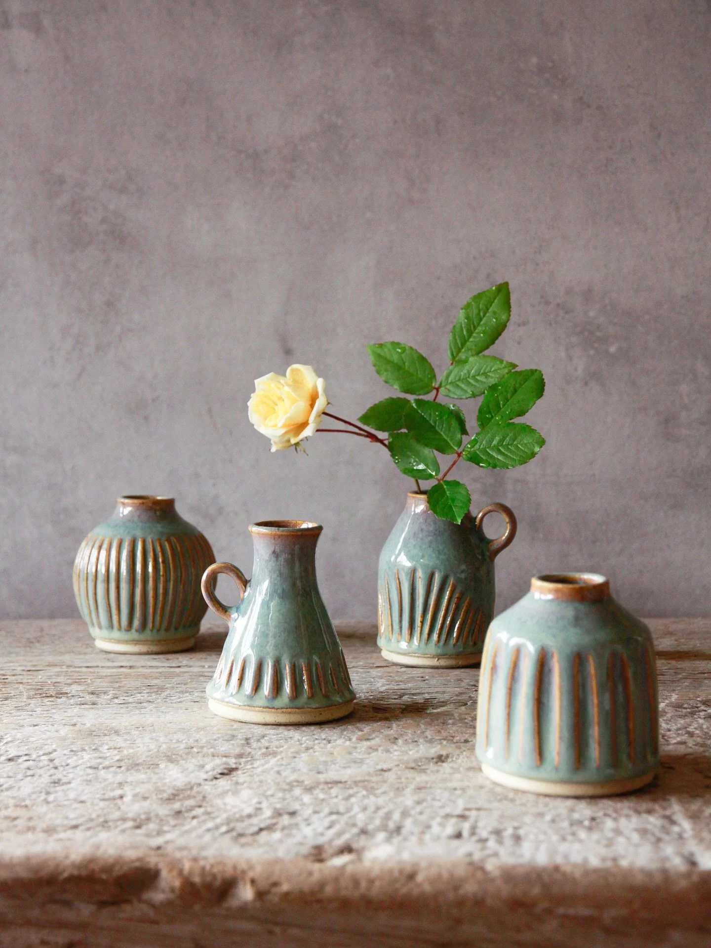 🌼This summer I created a collection of delightful, tiny bud vases to sit atop the tables of a local cafe and hold blooms from the owners garden!

It was the kind of collaboration that makes my heart so happy.✨

Which one is your favourite? 

#Sunfis