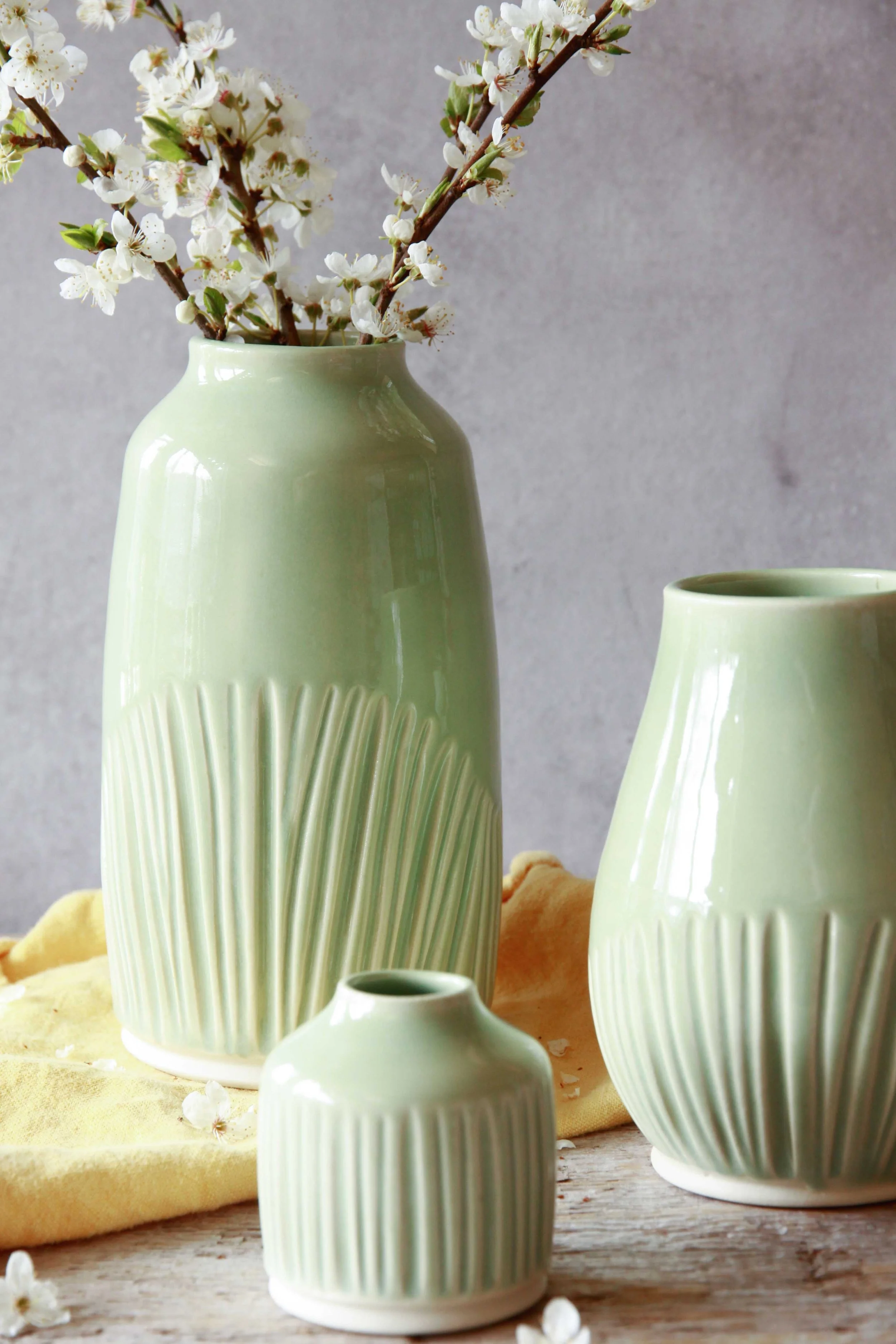 vase | large | fava bean